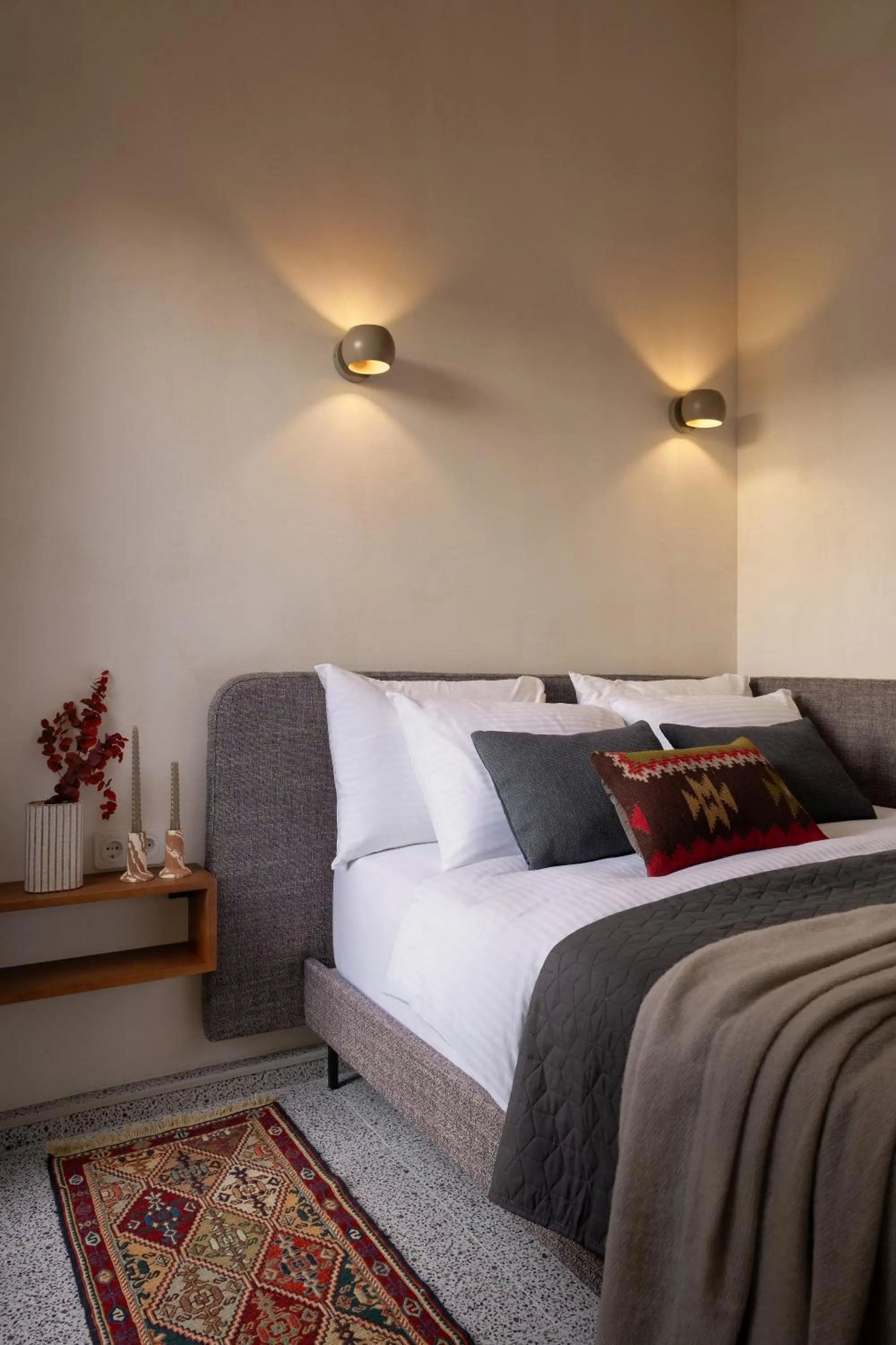 Property building, Bed in Apart-In Georgia