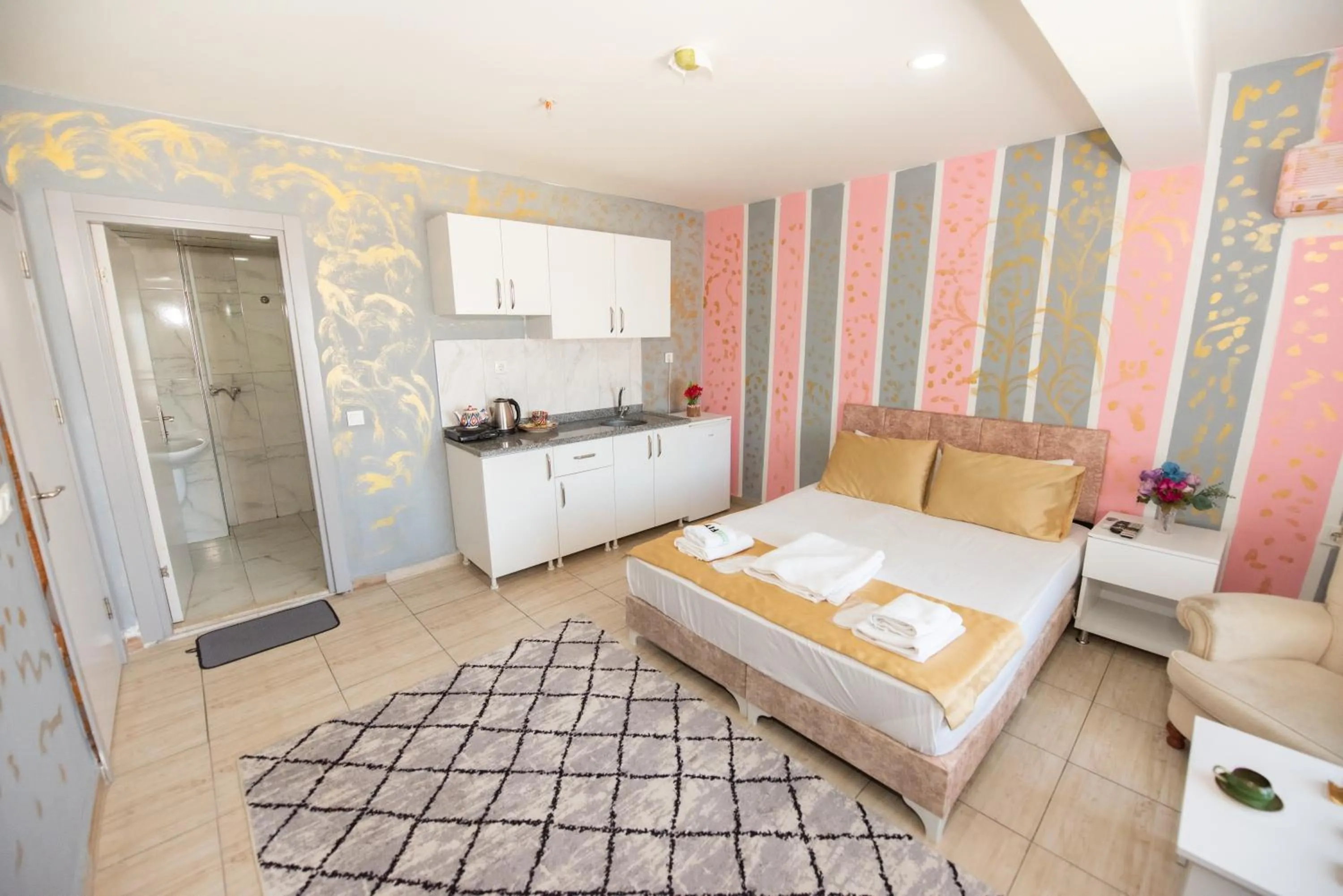 kitchen in Palvan Hotel