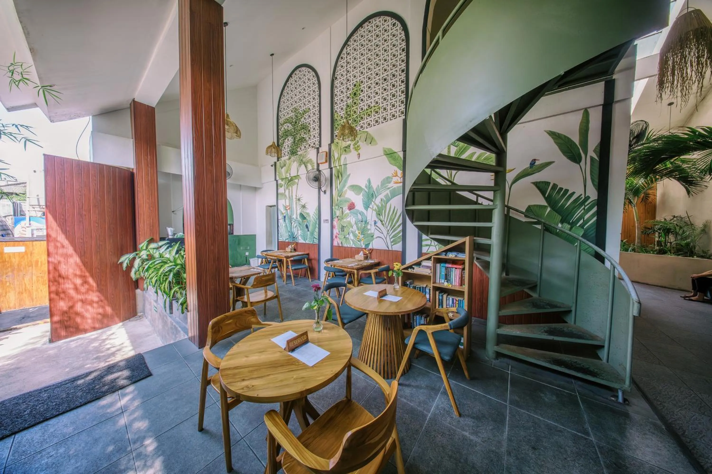 Restaurant/places to eat in Abian Klumpu Villa & Spa Sanur Bali