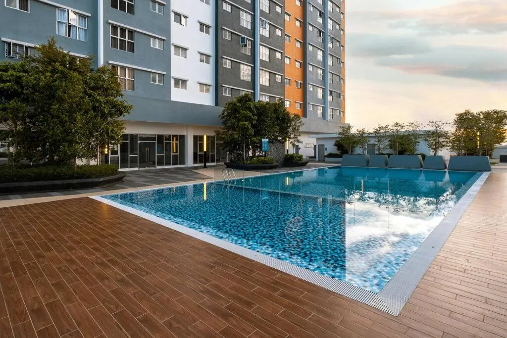 Swimming pool in Alanis by MOKA at SEPANG