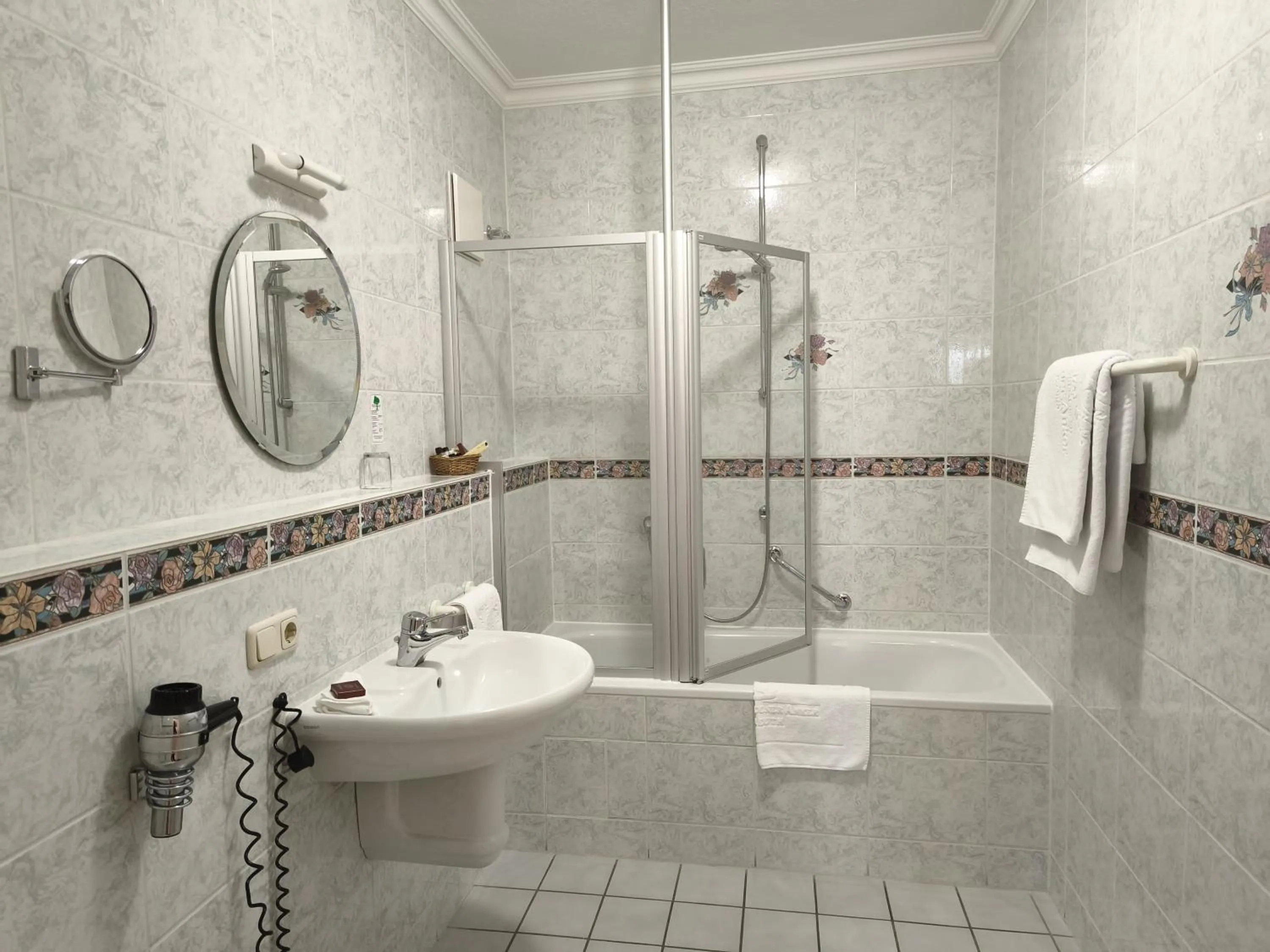 Bathroom in Hotel Goldener Anker
