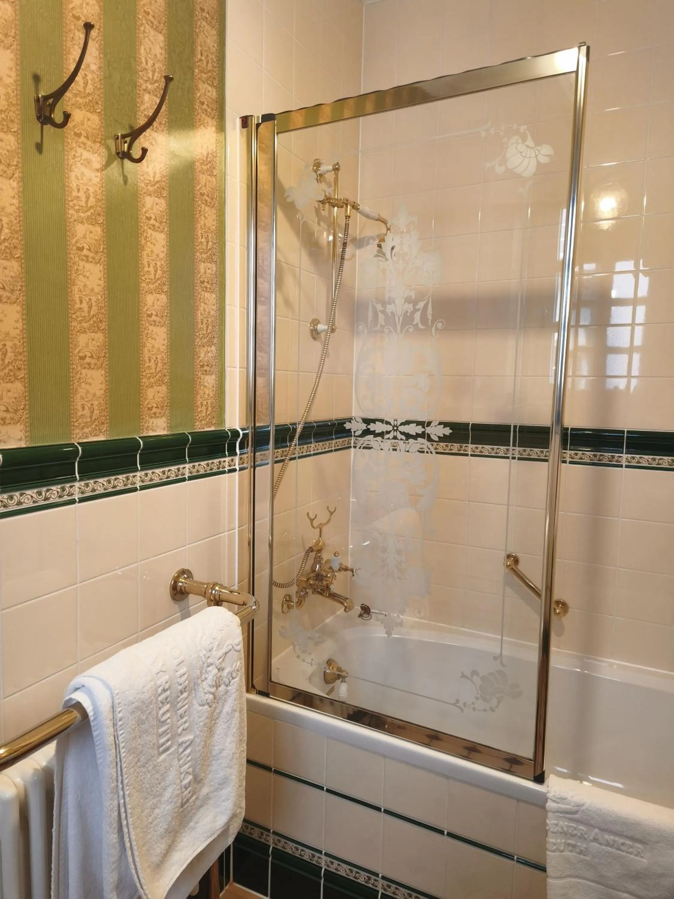 Bathroom in Hotel Goldener Anker