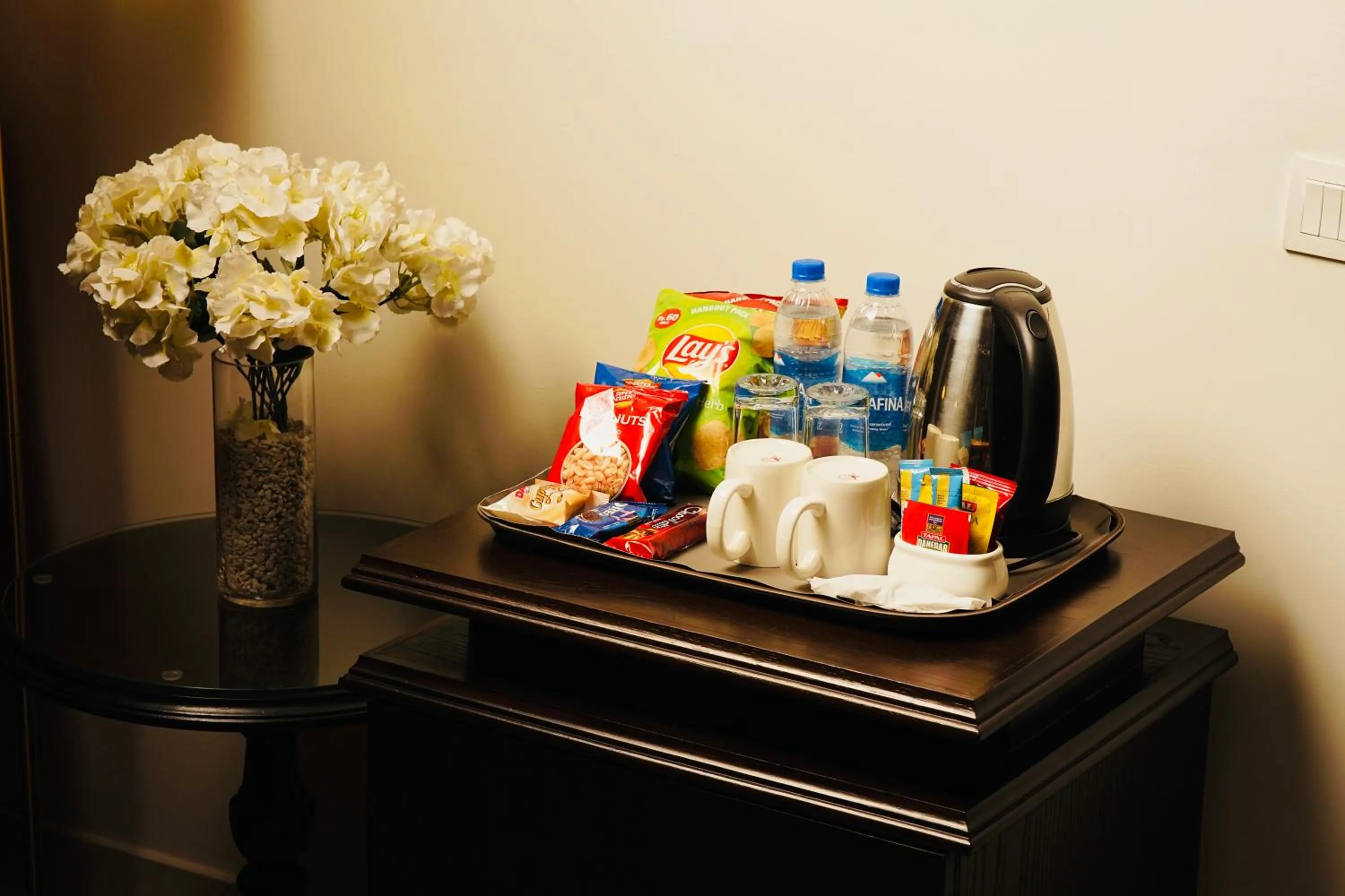 Coffee/tea facilities in Faletti’s Grand MM Alam Road