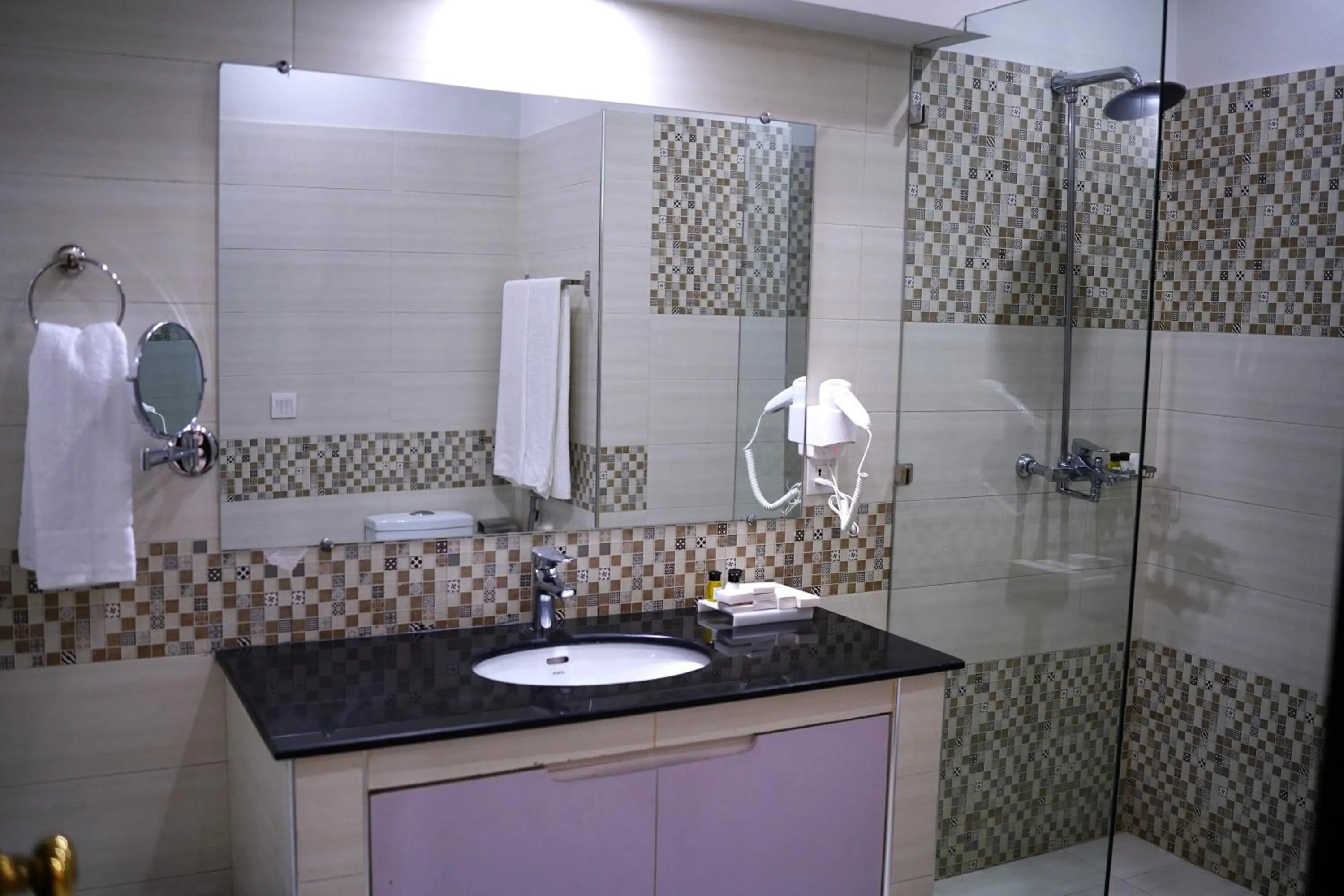 Shower in Faletti’s Grand MM Alam Road