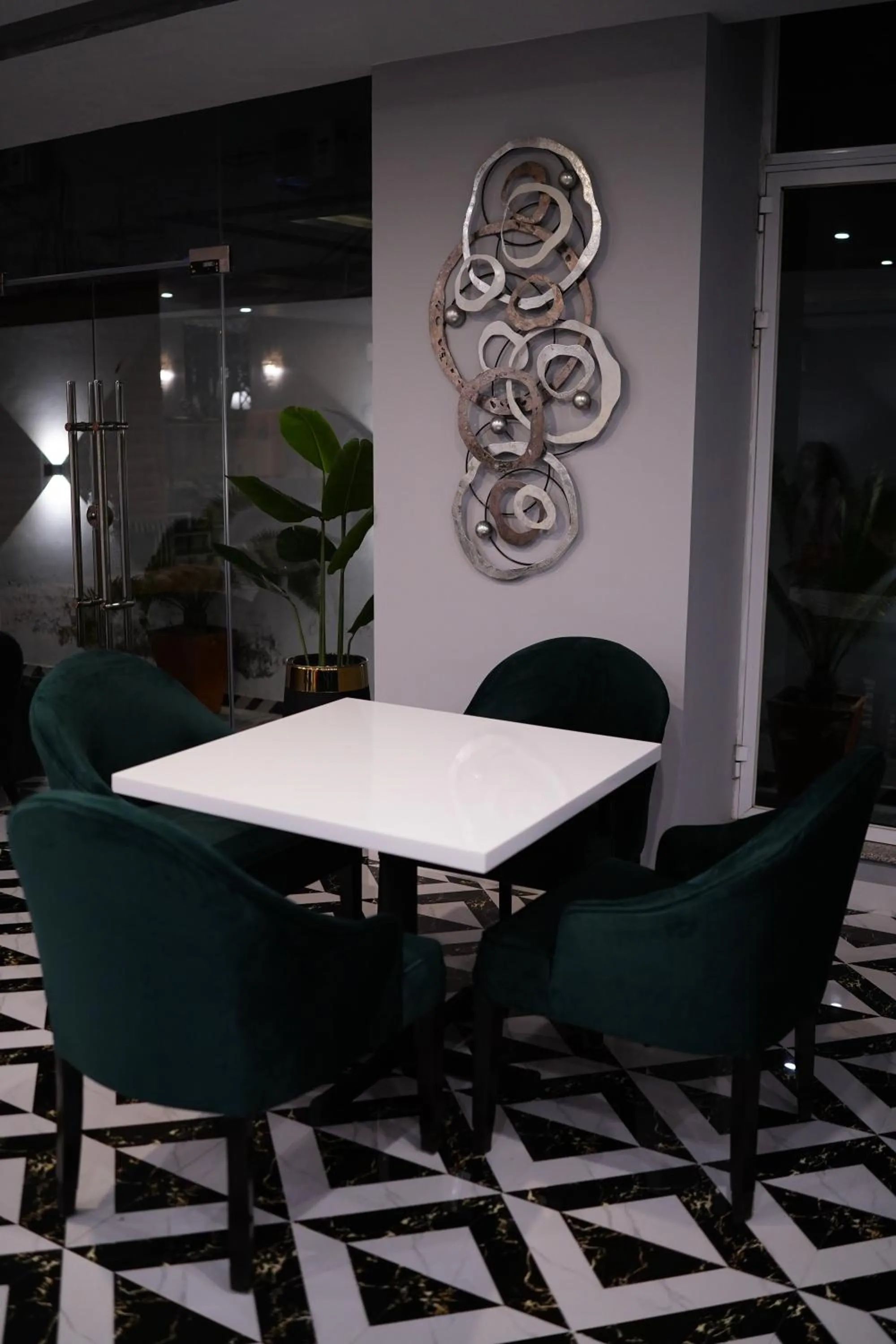 Restaurant/places to eat in Faletti’s Grand MM Alam Road