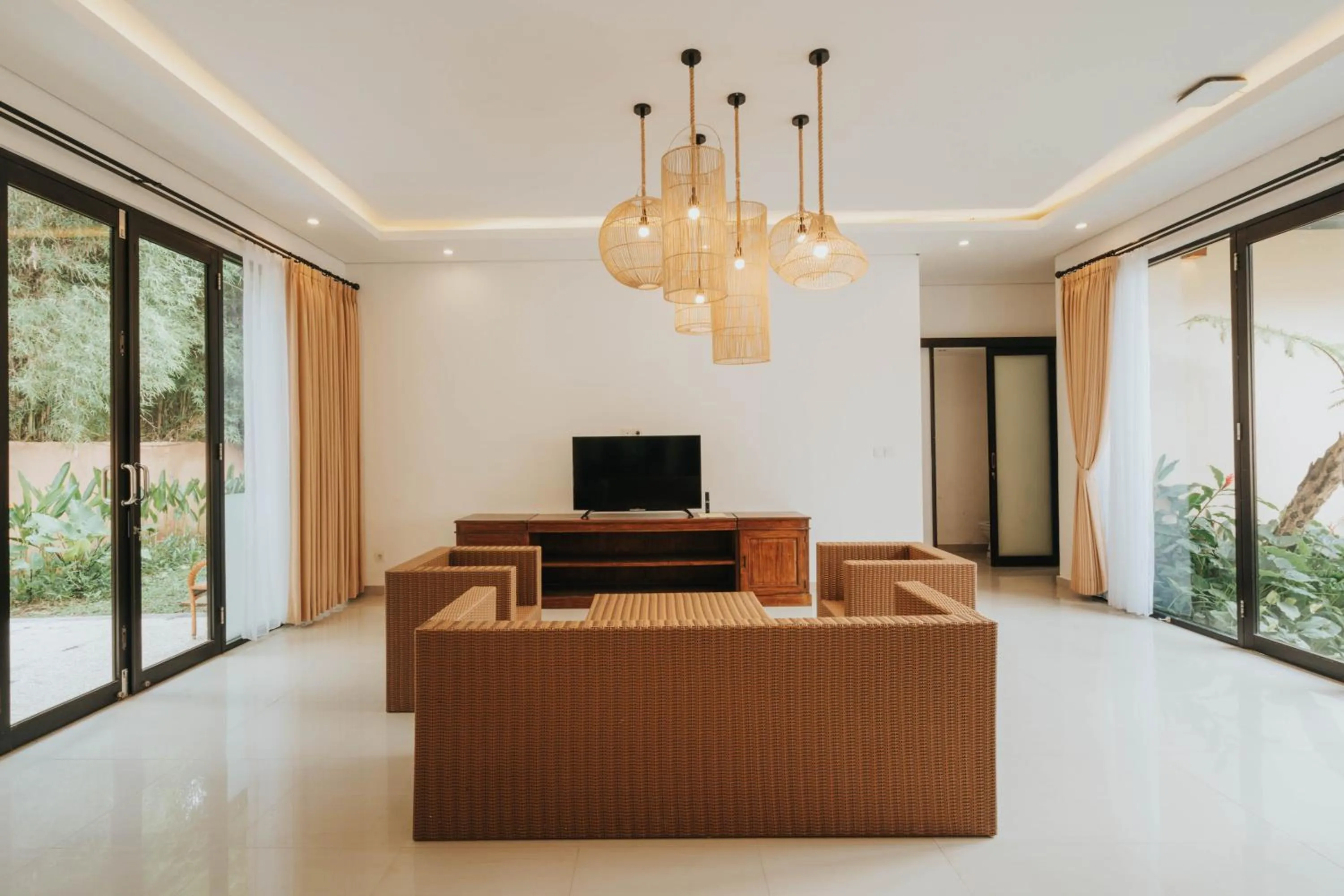 TV and multimedia in Alam Penari Resort Ubud