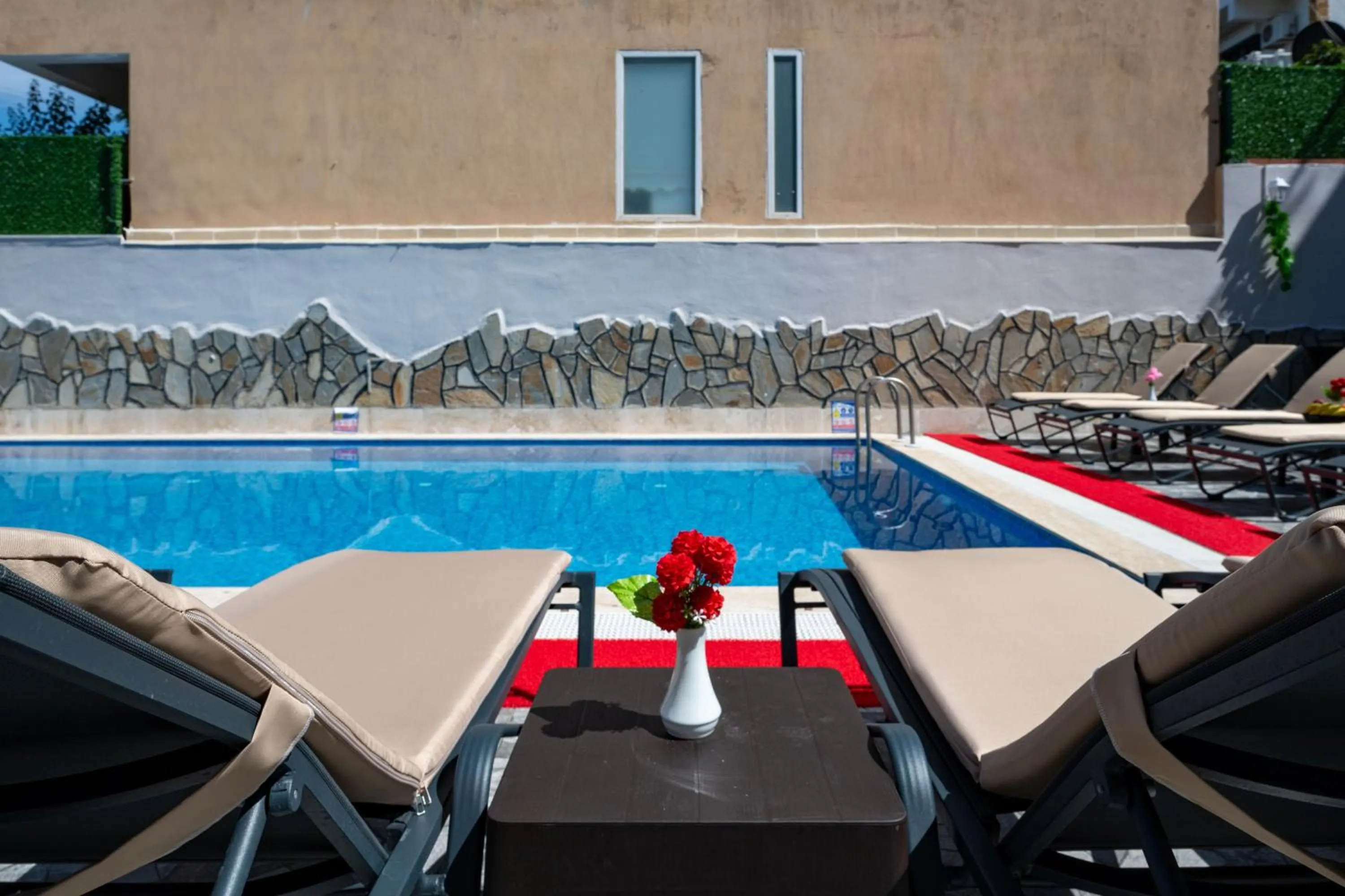 Swimming pool in Otel Carpediem Gold Kuşadası