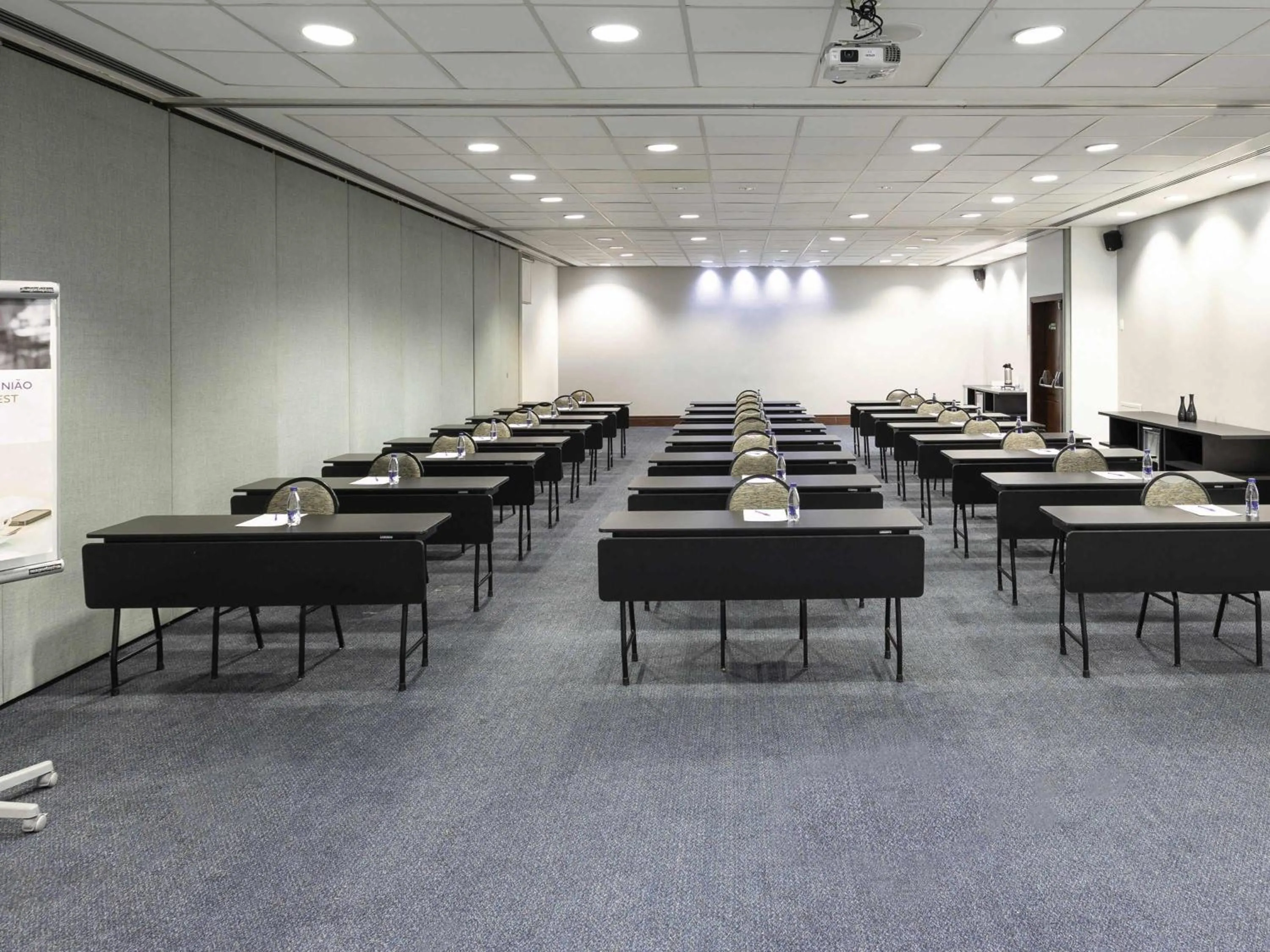Meeting/conference room in Mercure Sao Paulo Paulista