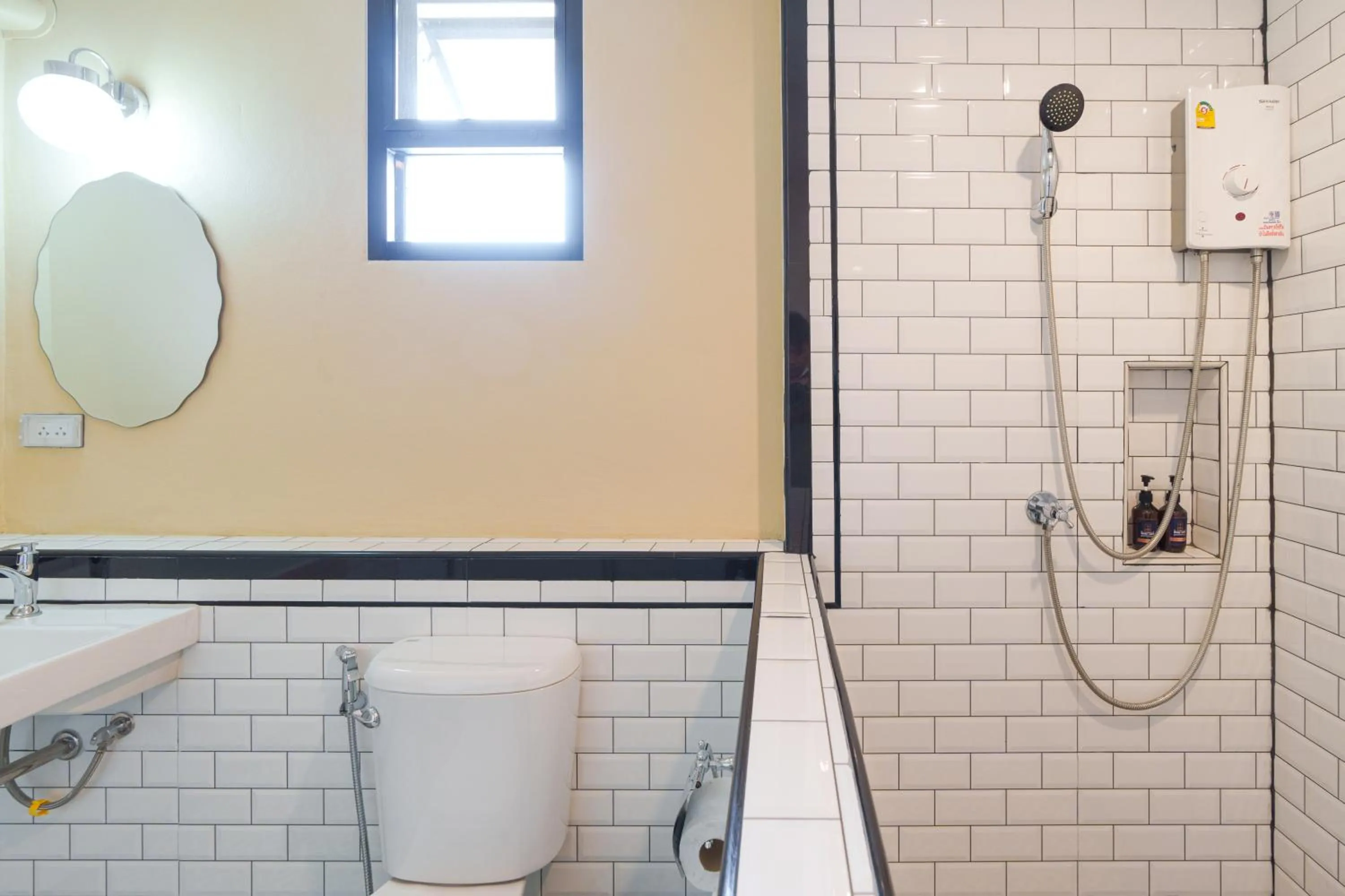 Toilet in Holiday Cottage Chiang Mai Old Town