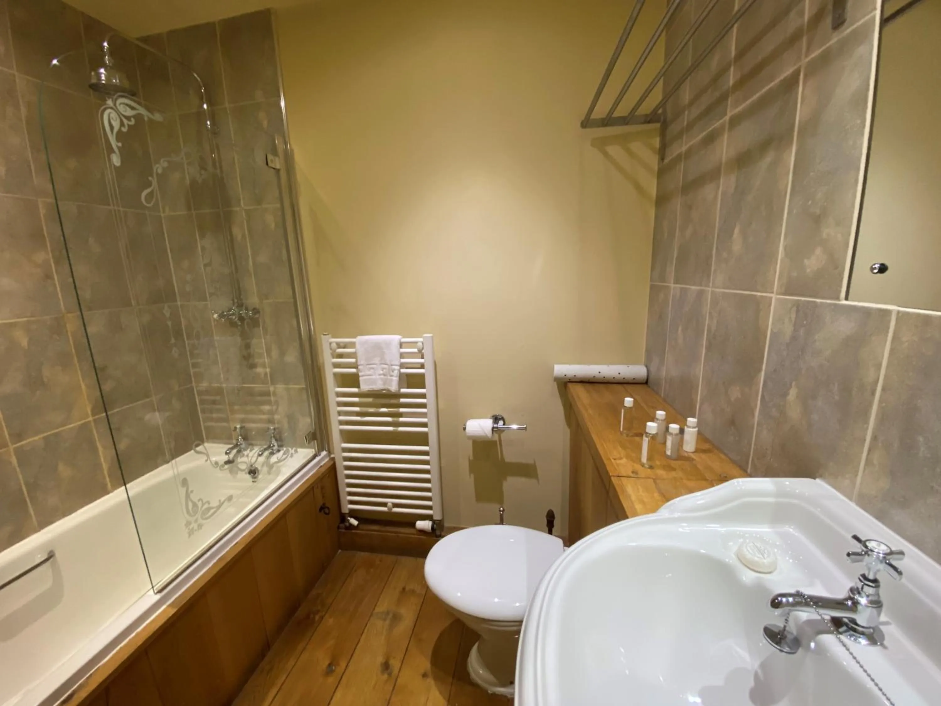 The Red Lion & Manor House