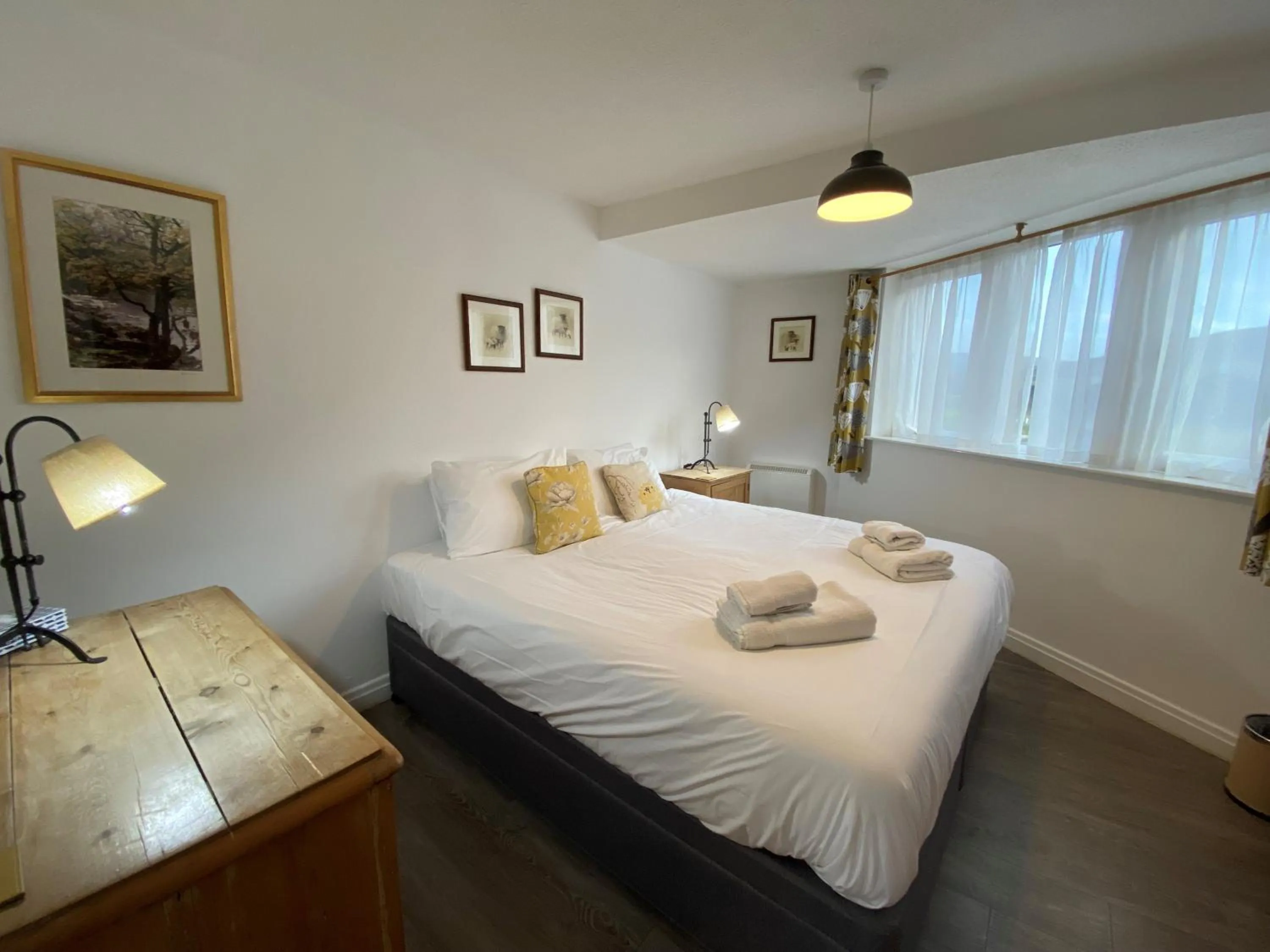 Bed in The Red Lion & Manor House