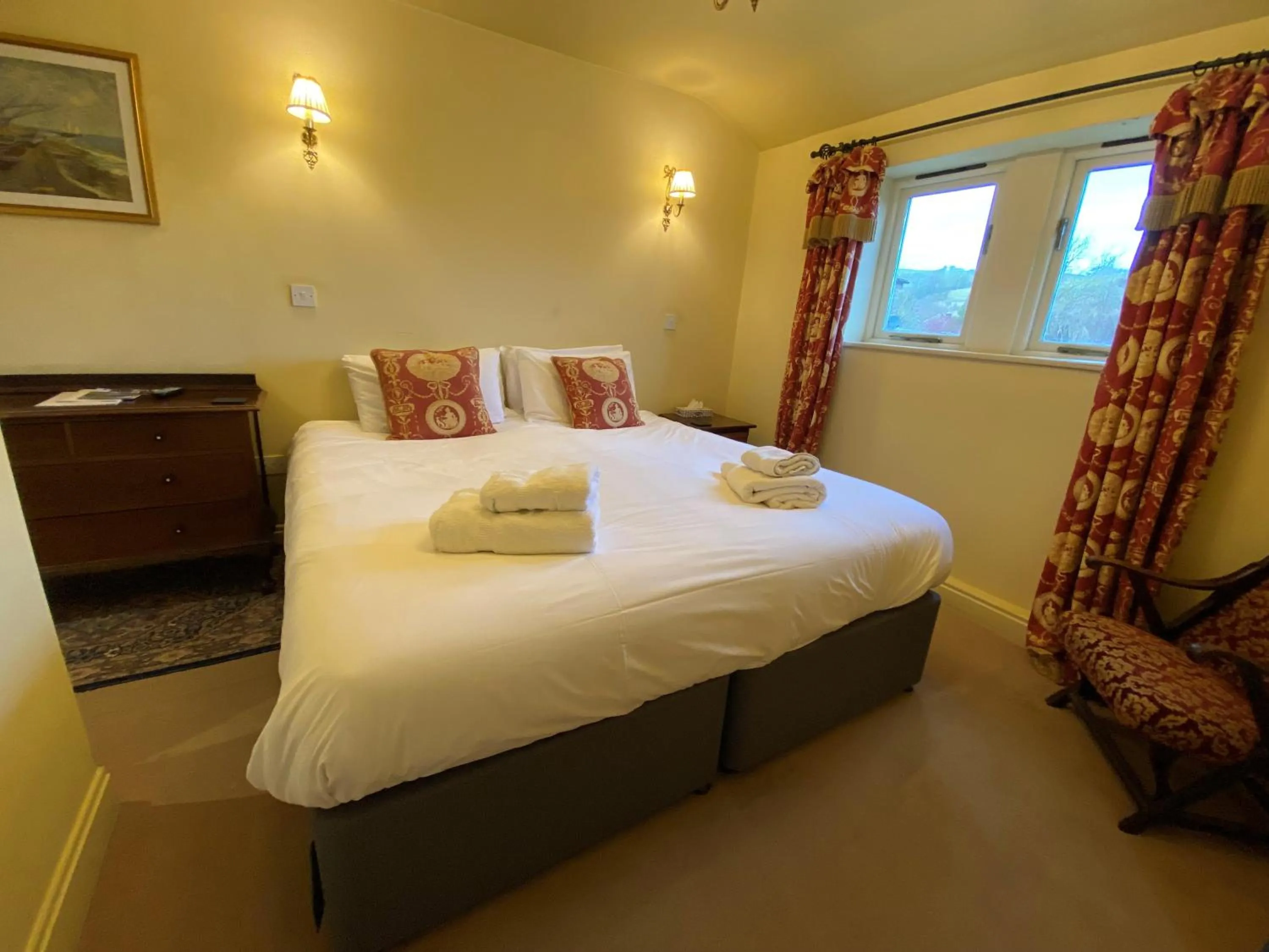 Bed in The Red Lion & Manor House