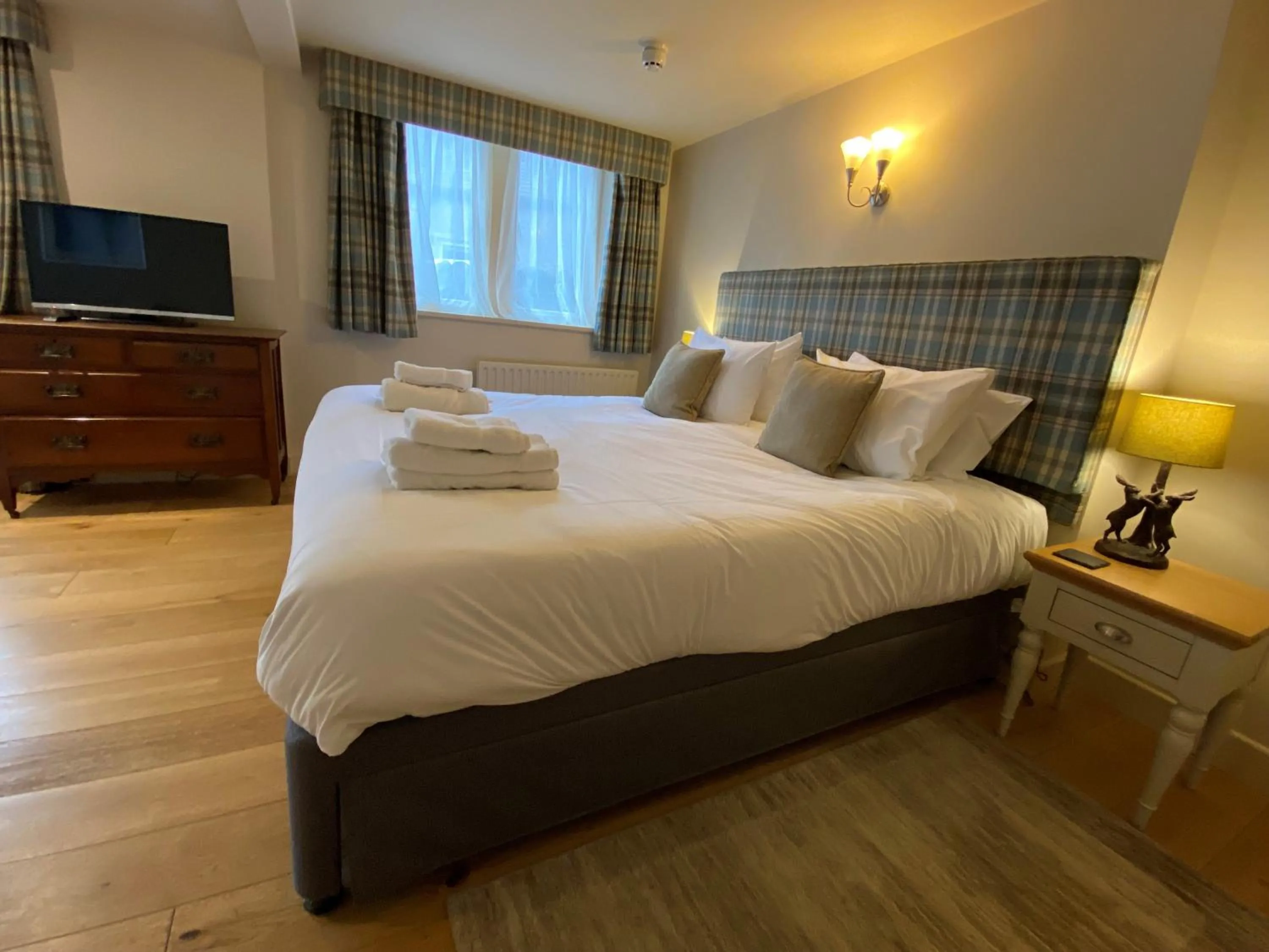 Bed in The Red Lion & Manor House