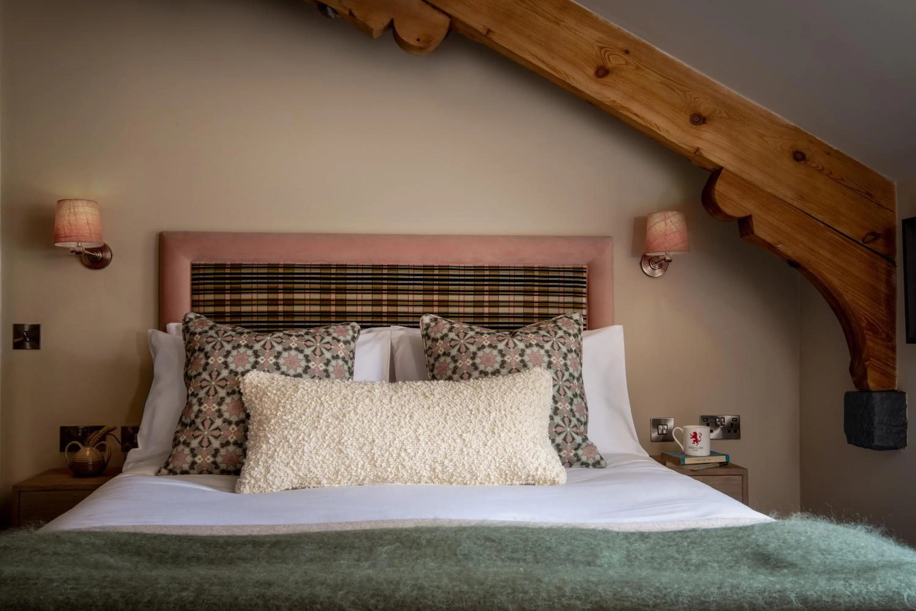 Bed in The Red Lion & Manor House