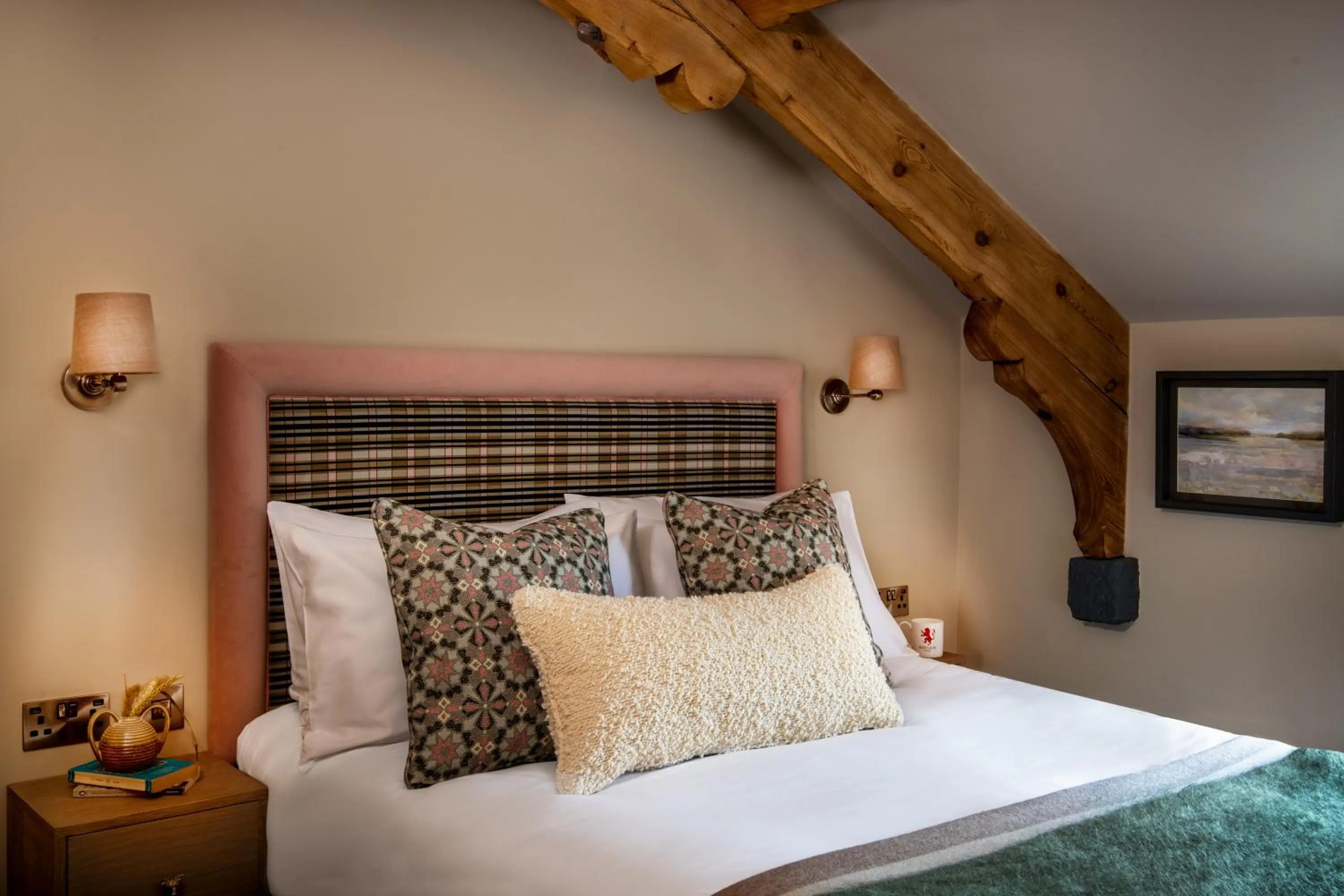 Bed in The Red Lion & Manor House