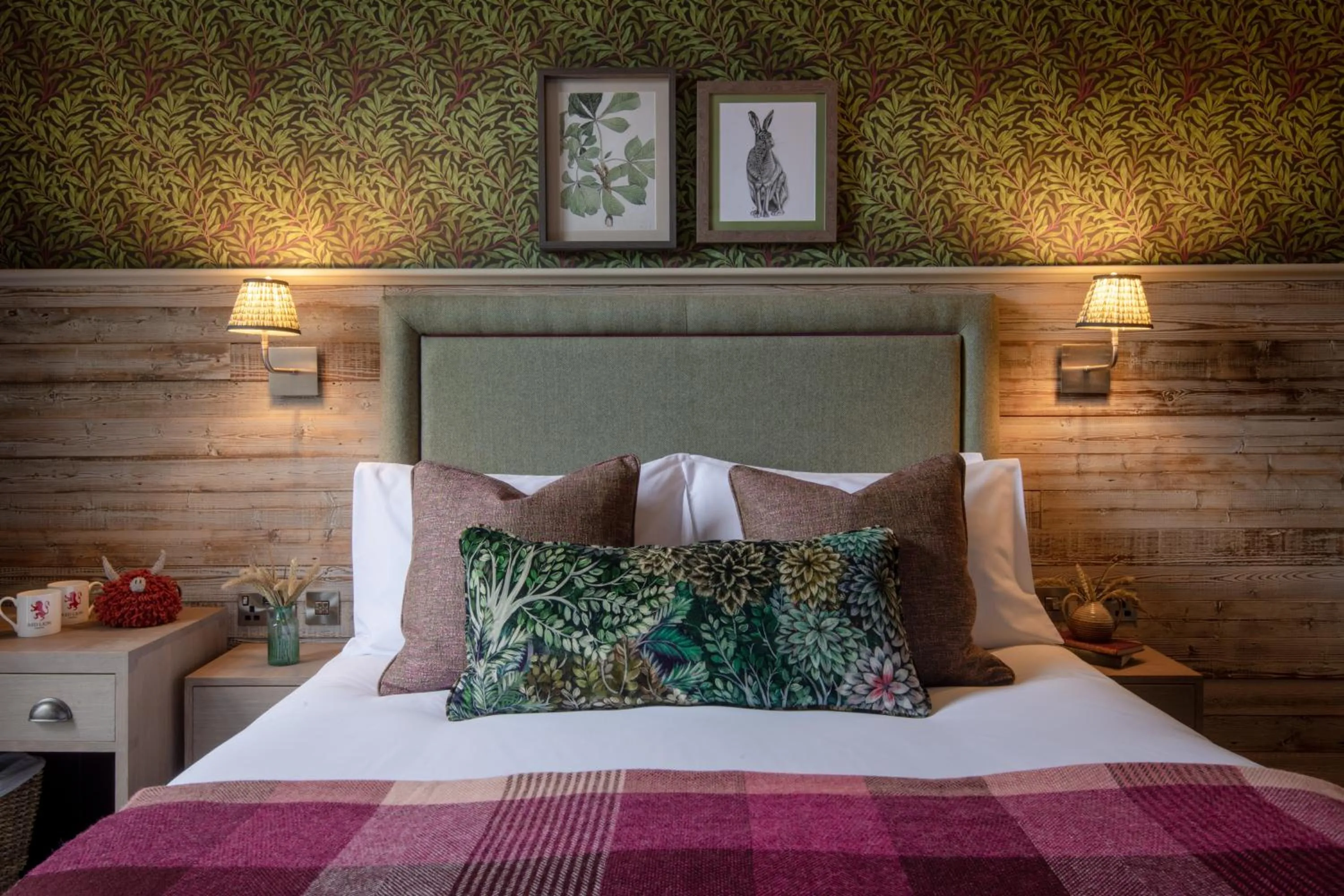 Bed in The Red Lion & Manor House
