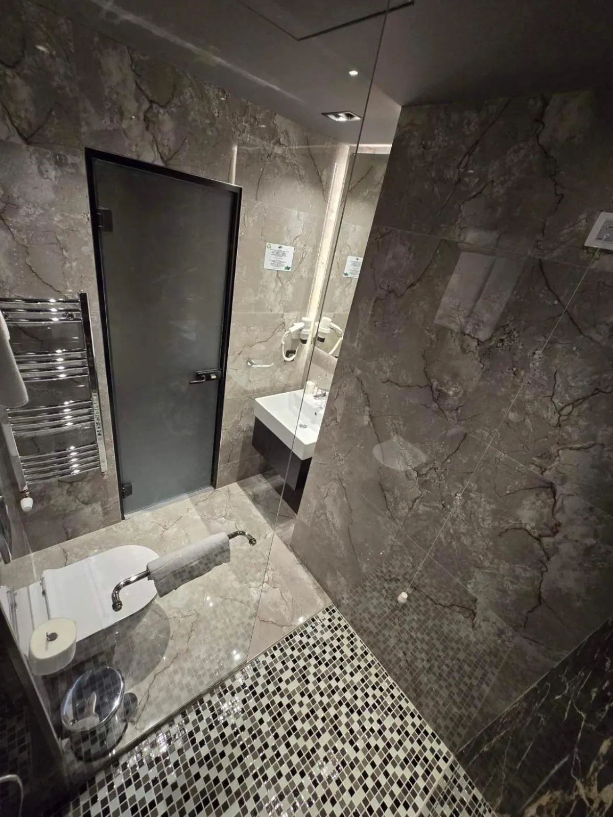 Shower in Hotel Vojvoda Putnik