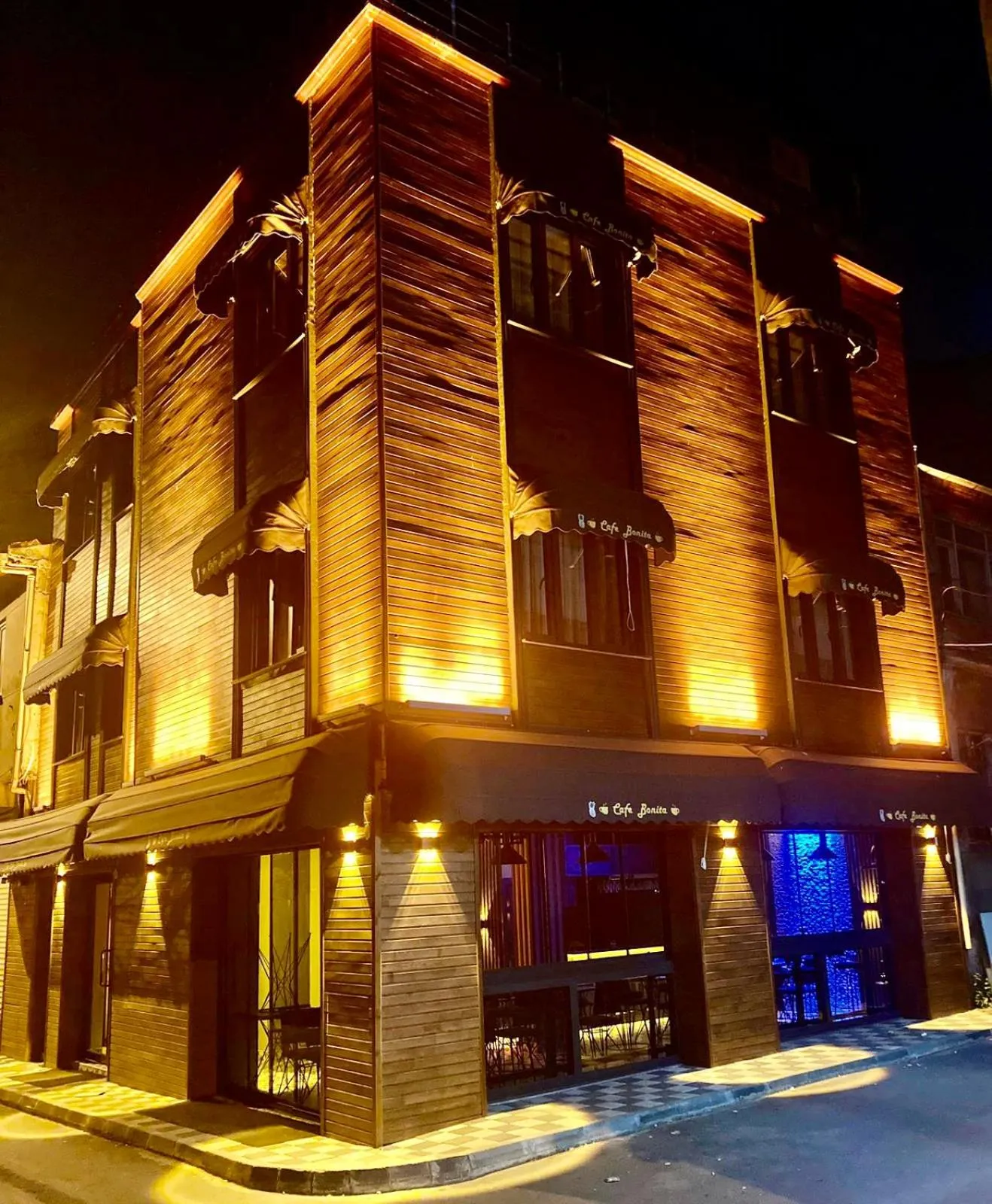 Property building in Bonita Hotel