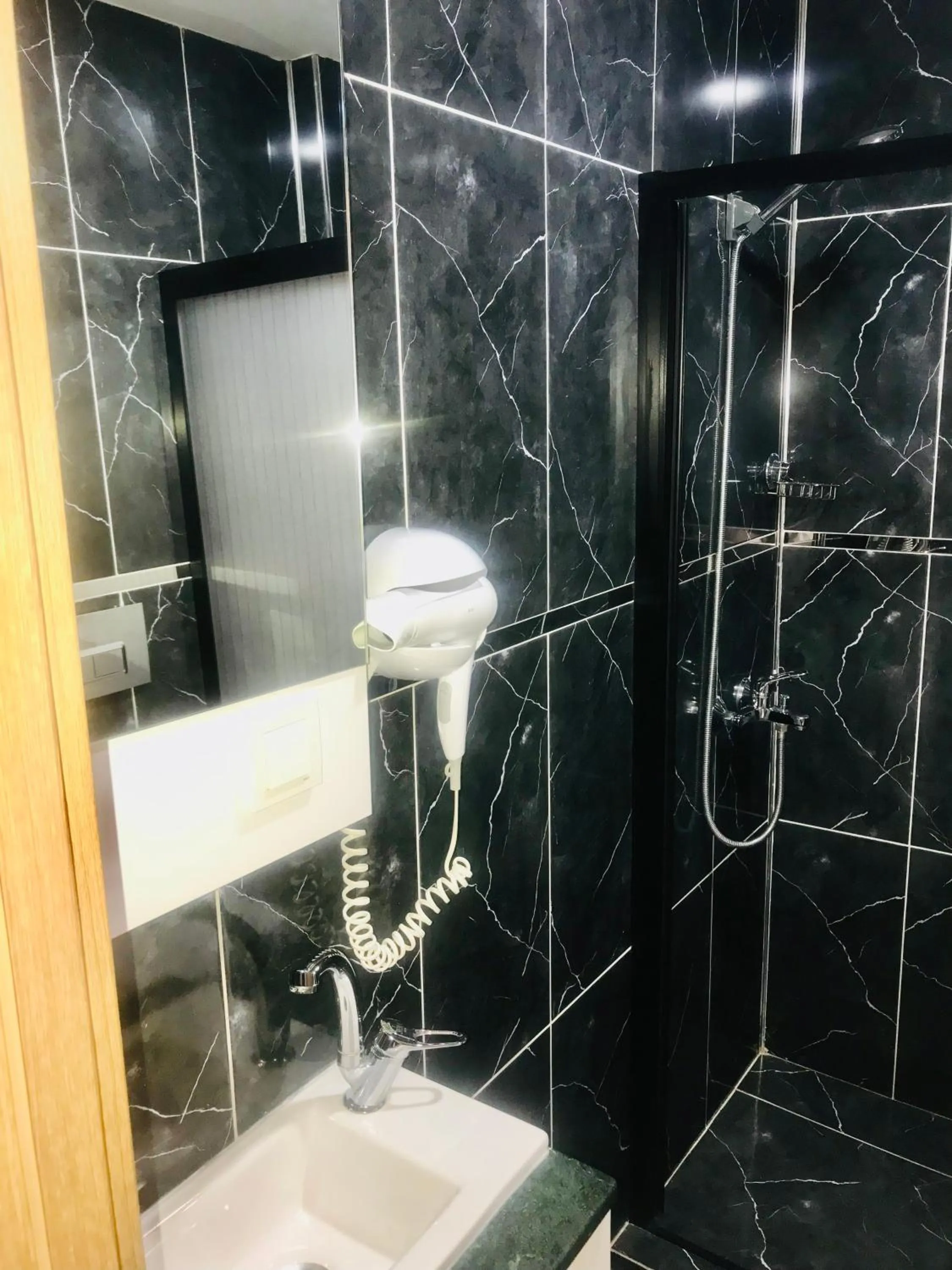 Shower in Bonita Hotel