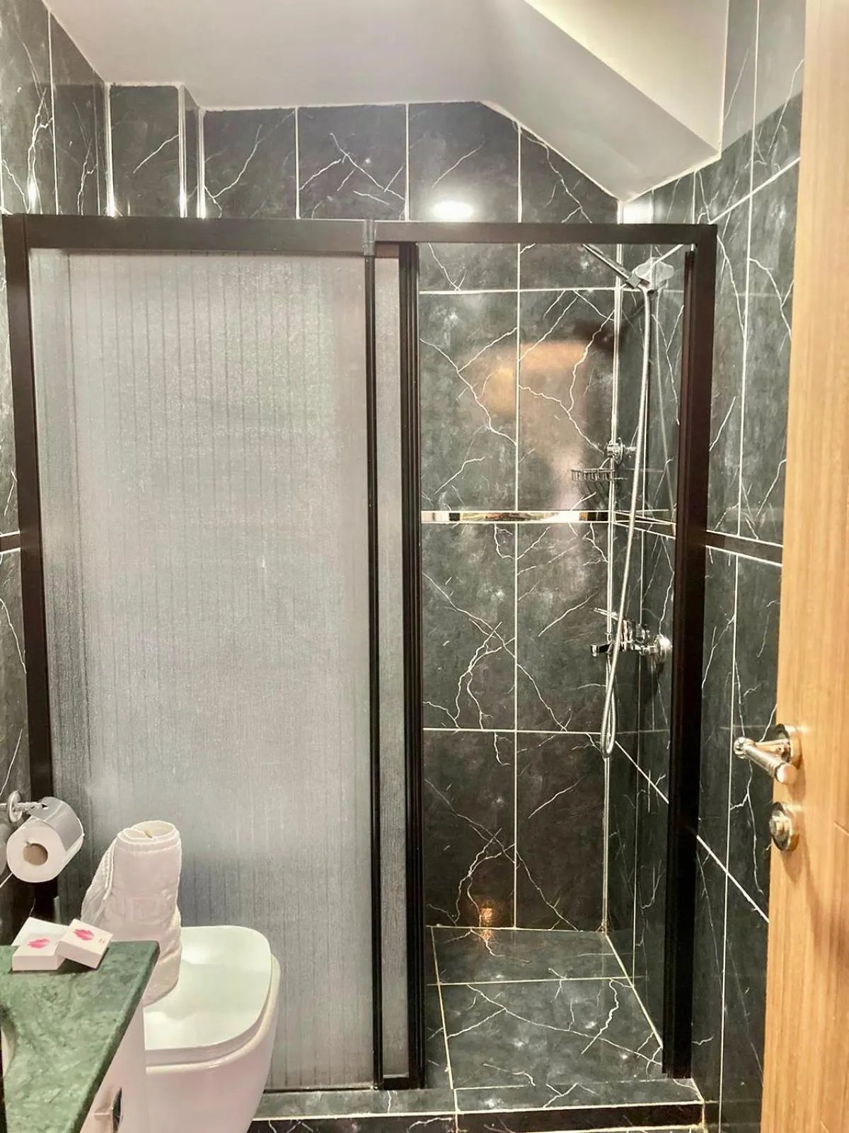Shower in Bonita Hotel