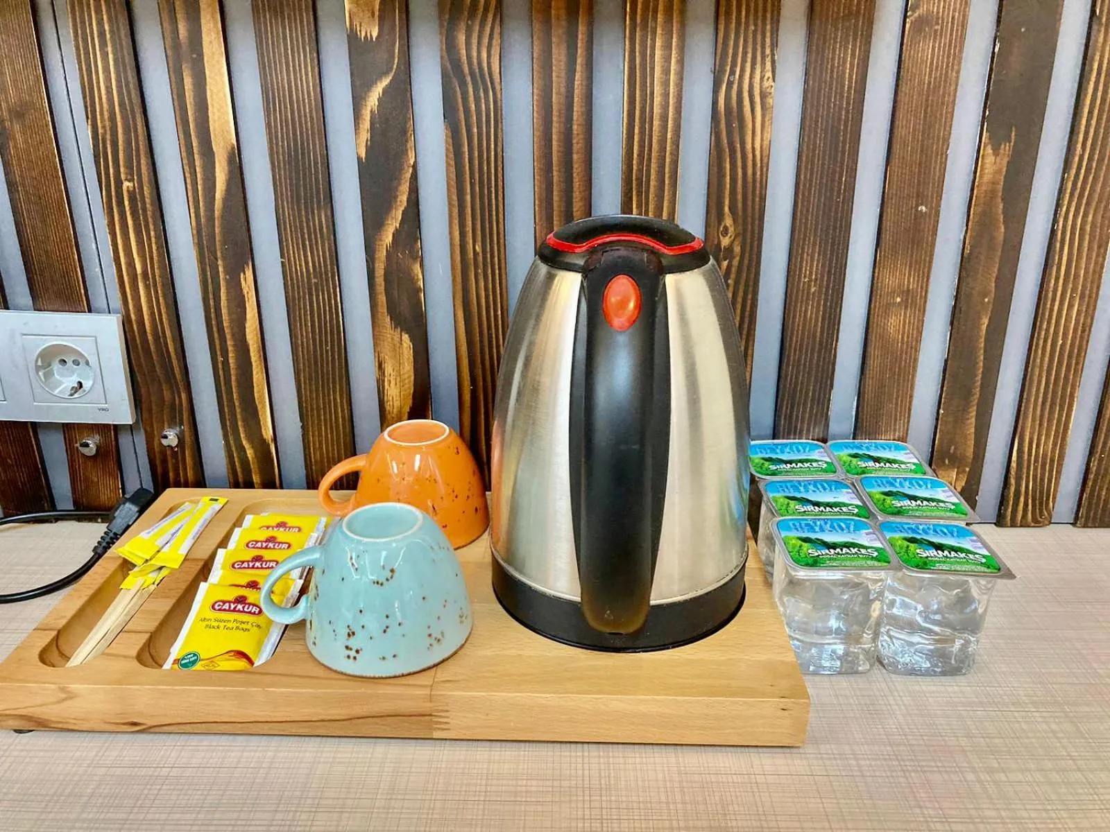 Coffee/tea facilities in Bonita Hotel