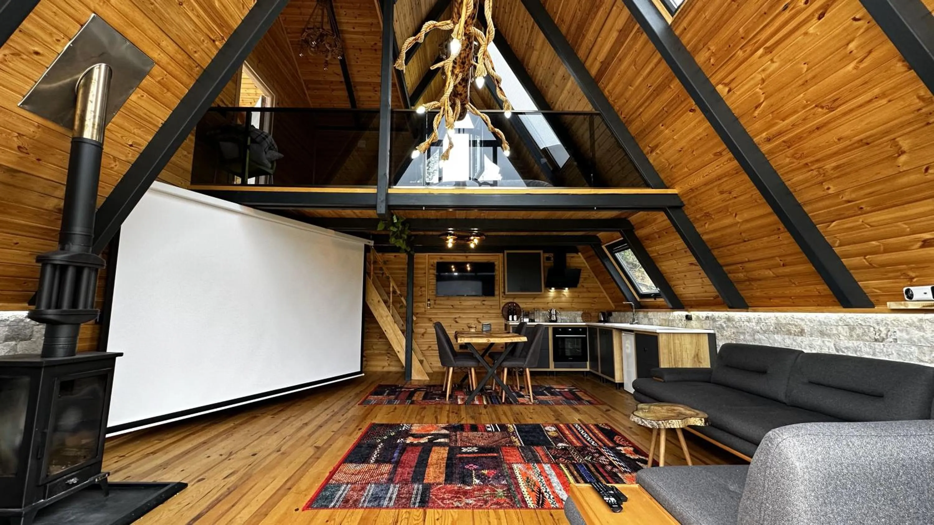 Communal lounge/ TV room in paradise valley bungalow