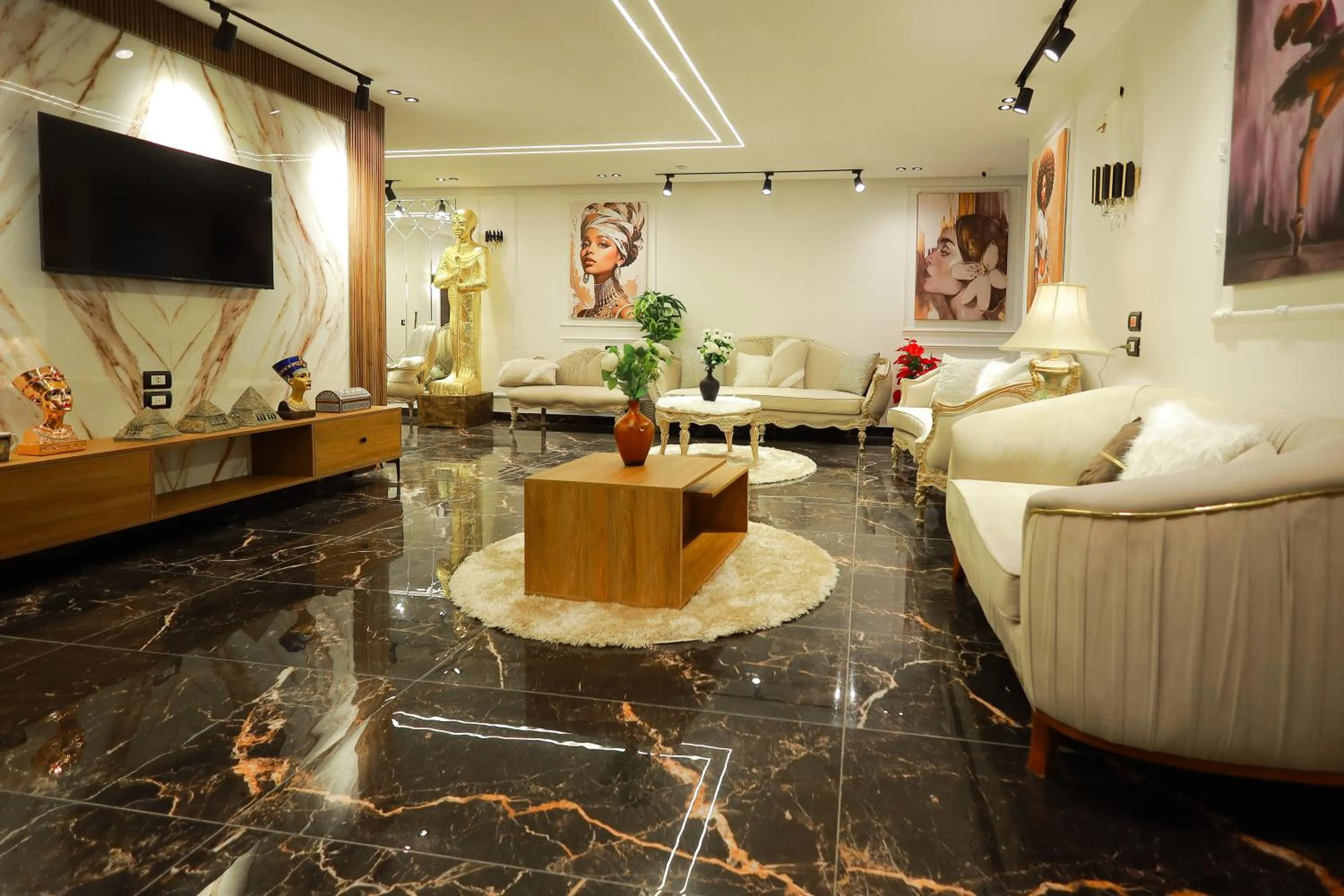 TV and multimedia in The Muse Pyramids INN