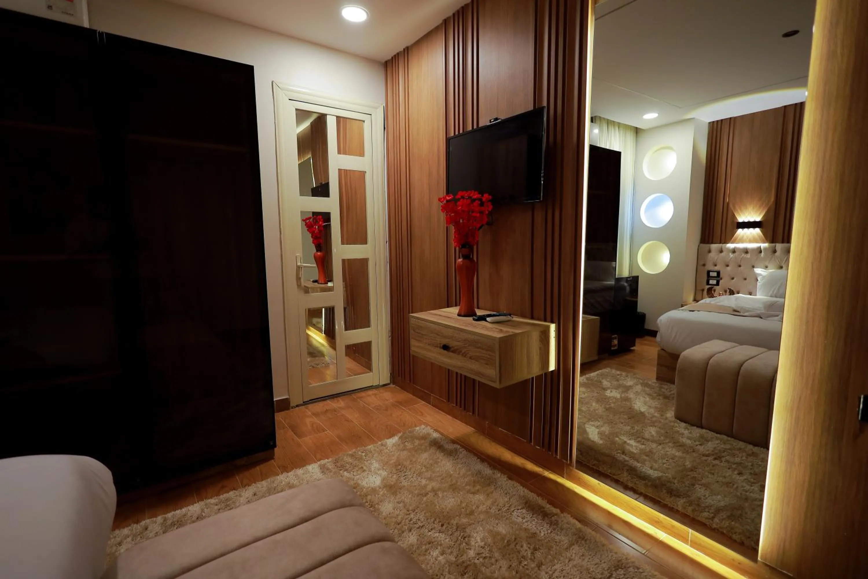 TV and multimedia, Bed in The Muse Pyramids INN