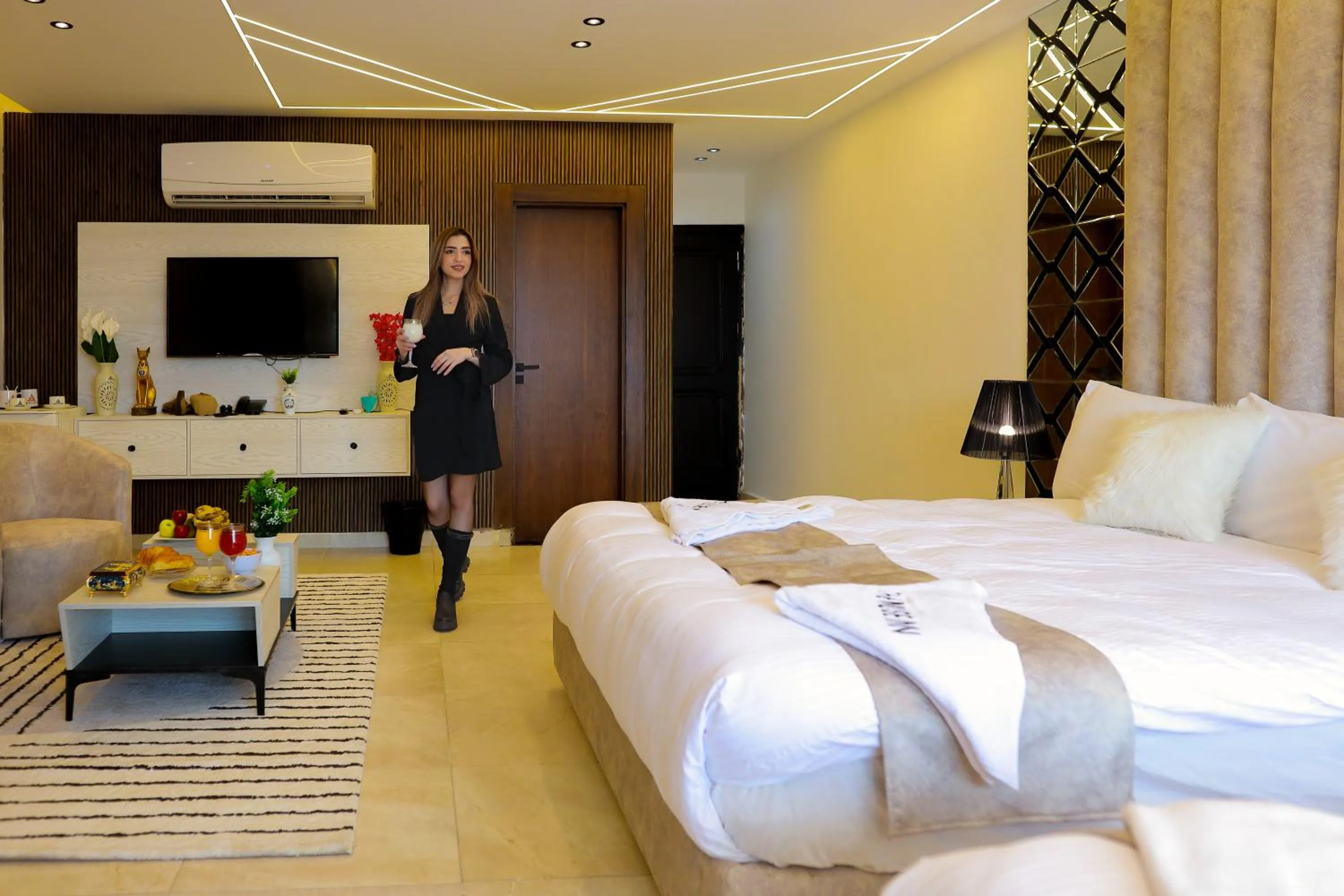 Bedroom, Bed in The Muse Pyramids INN