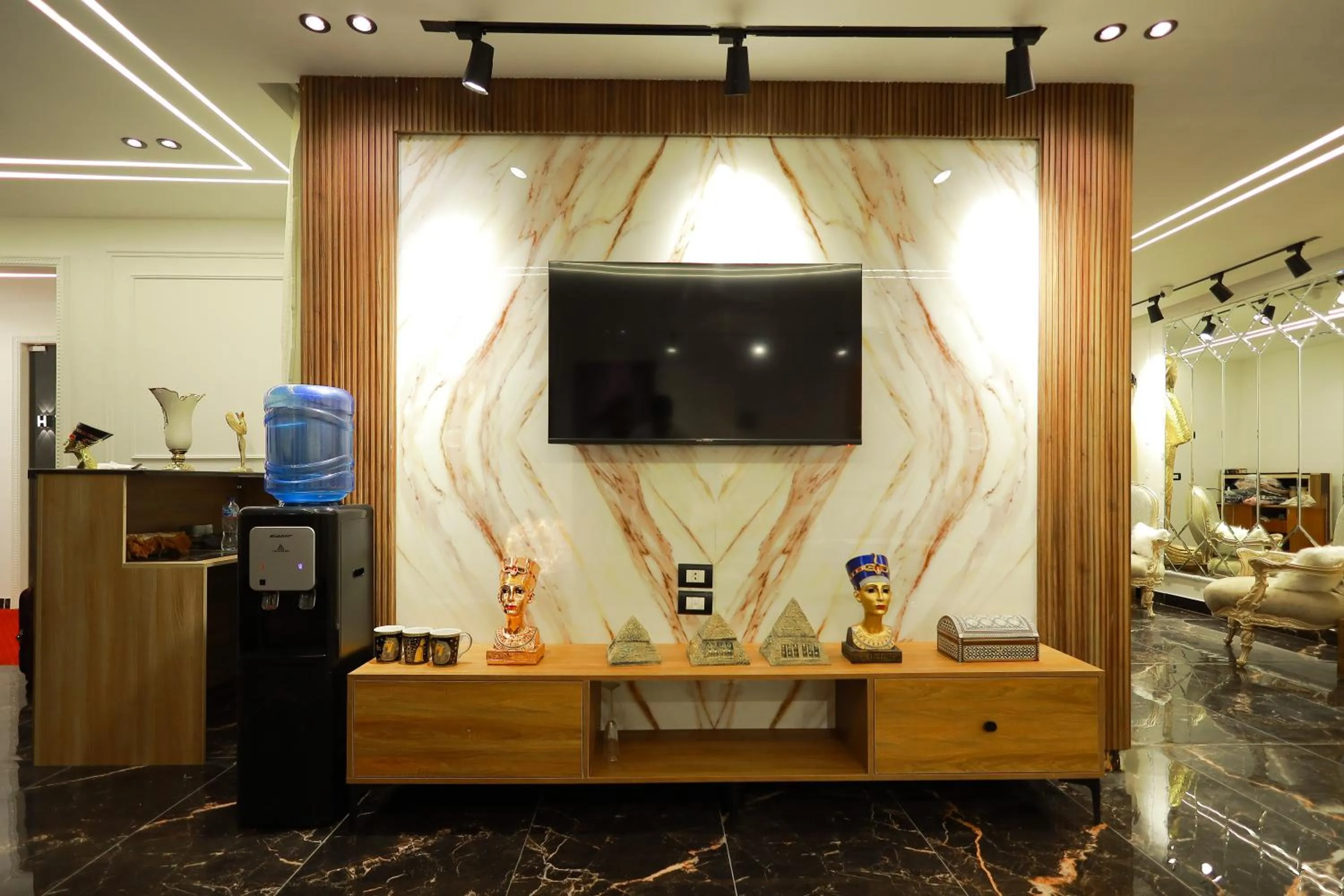 TV and multimedia in The Muse Pyramids INN