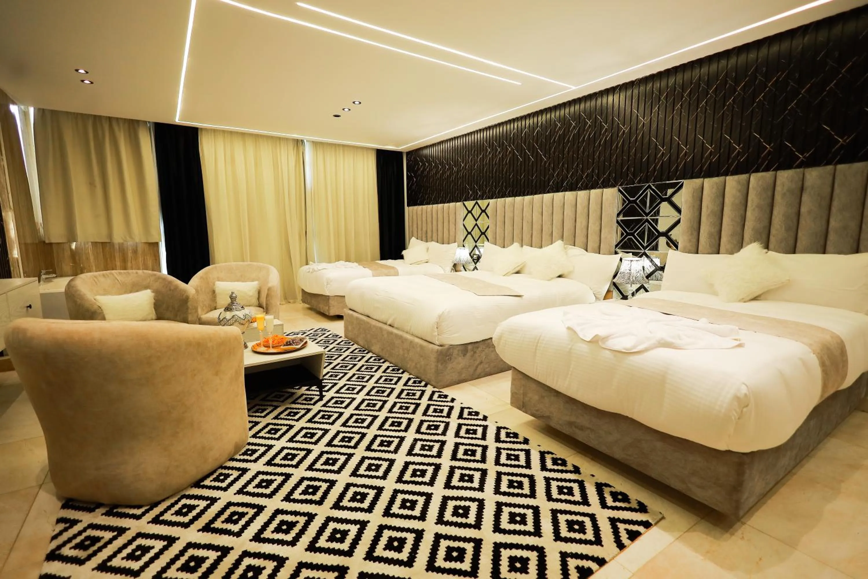 Photo of the whole room, Bed in The Muse Pyramids INN