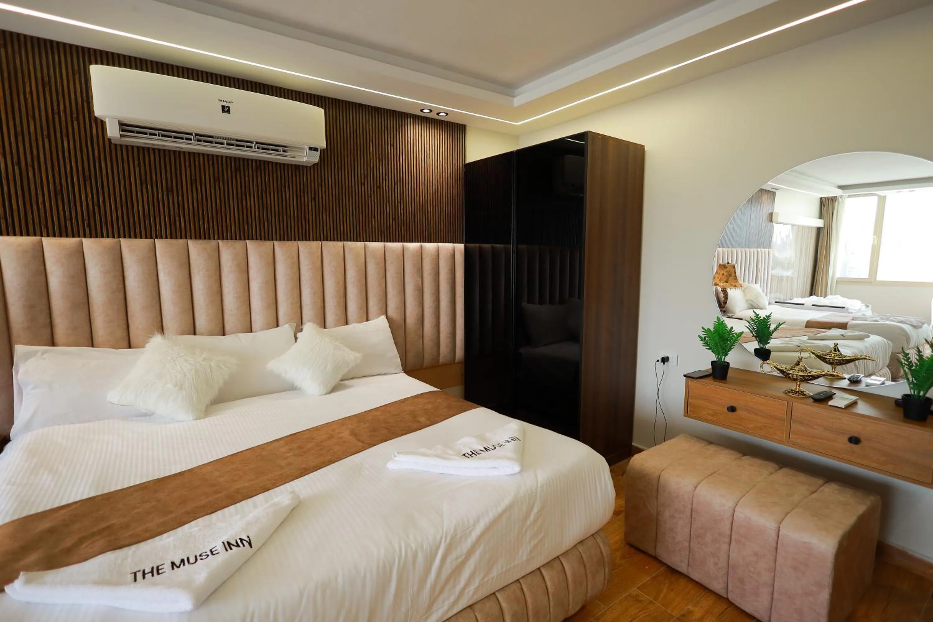 View (from property/room), Bed in The Muse Pyramids INN