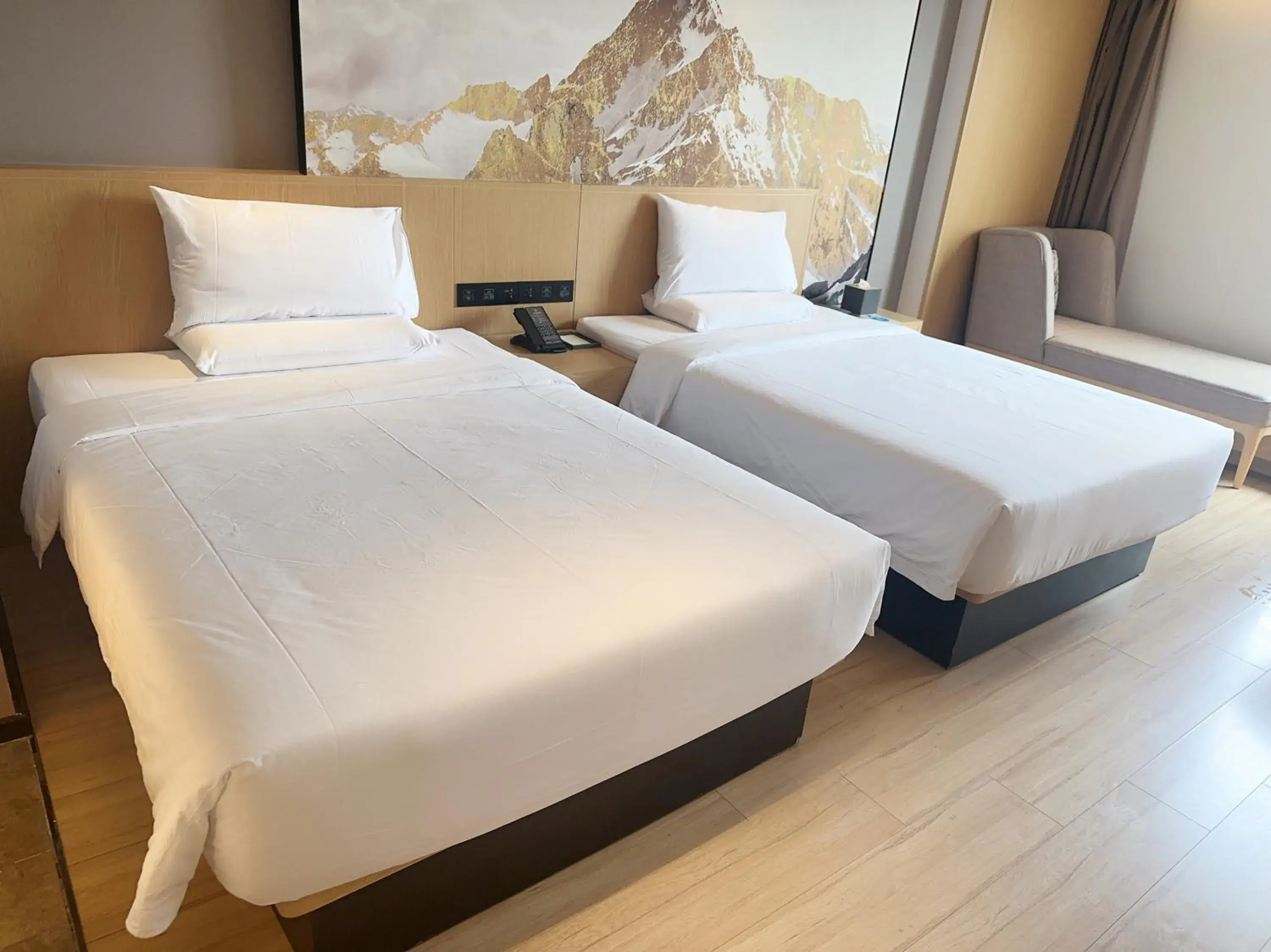 Superior Twin Room in Tuke China Hotel Shanghai Hongqiao Airport Superior Twin Room in Tuke China Hotel Shanghai Hongqiao Airport