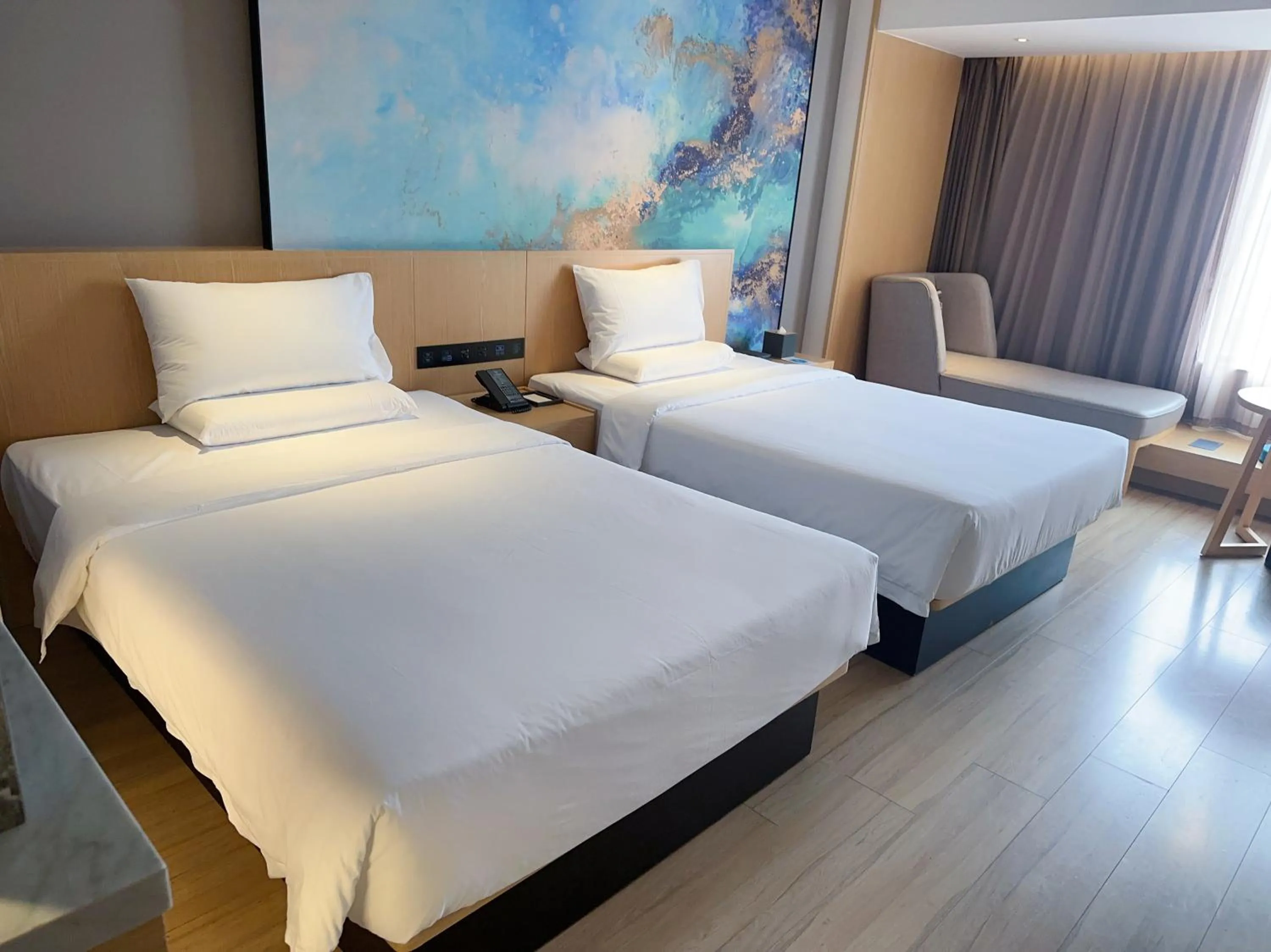 Bed in Tuke China Hotel Shanghai Hongqiao Airport