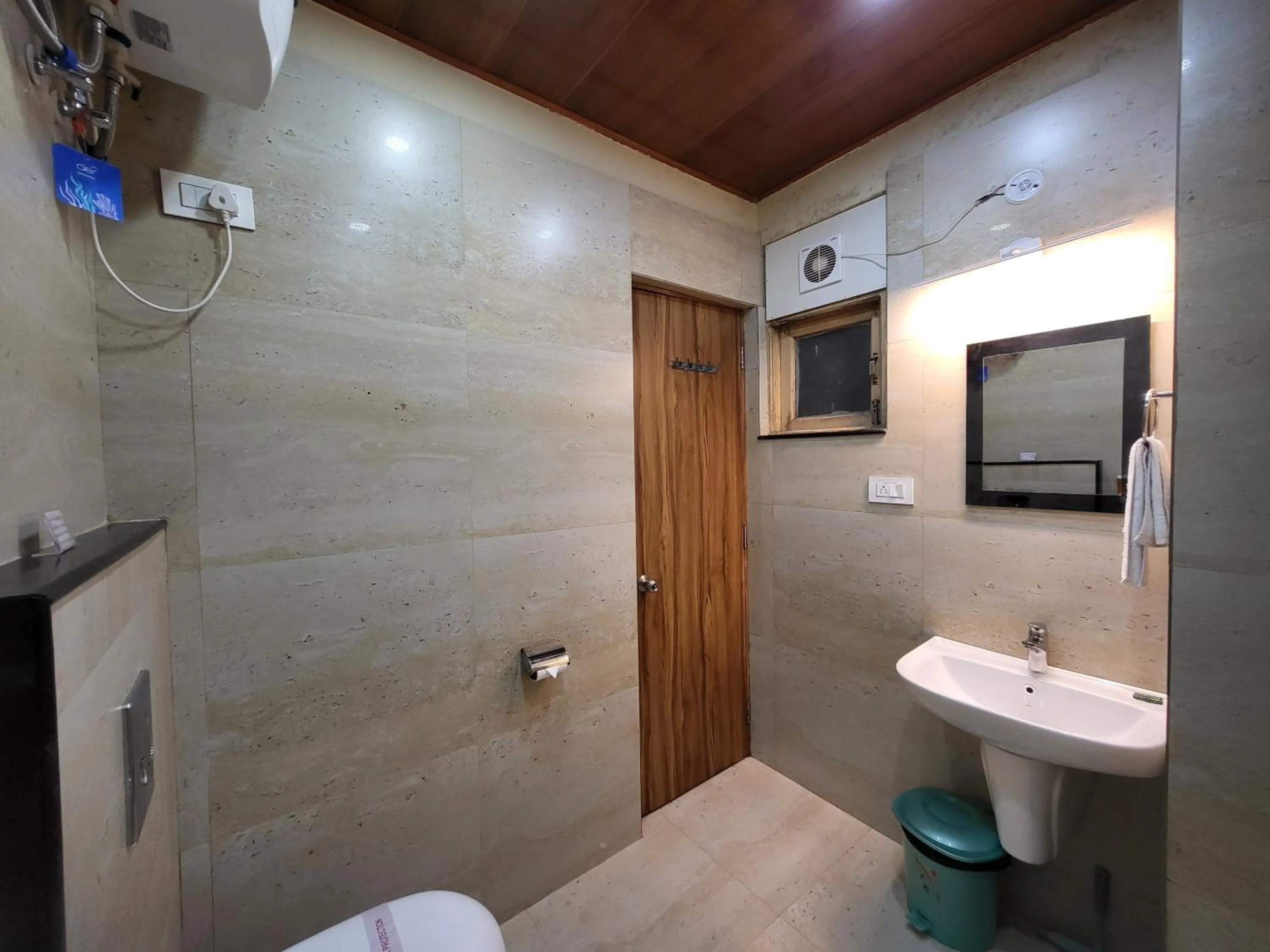 Toilet in The Revett