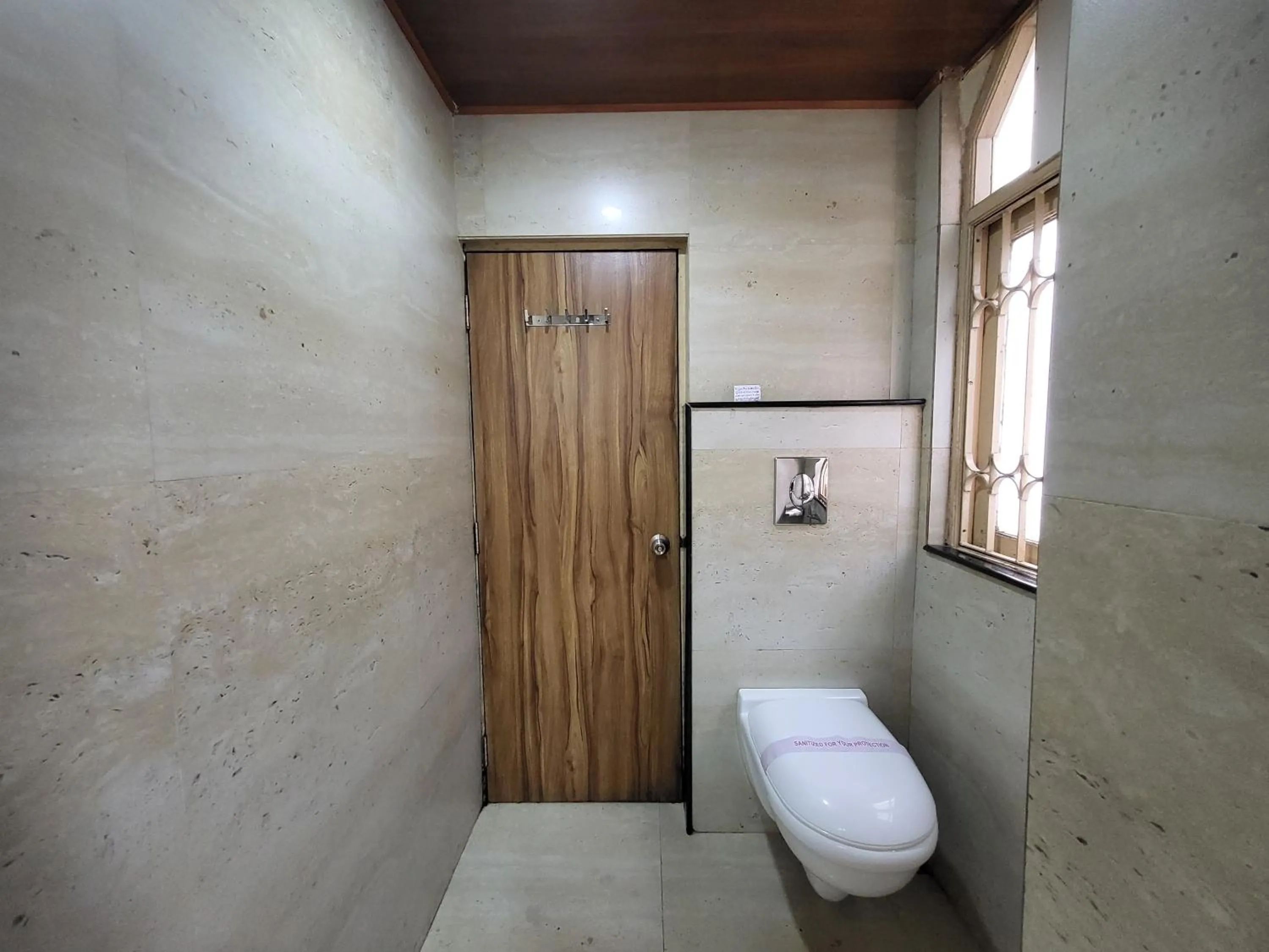 Toilet in The Revett