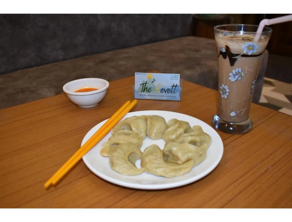 Restaurant/places to eat in The Revett