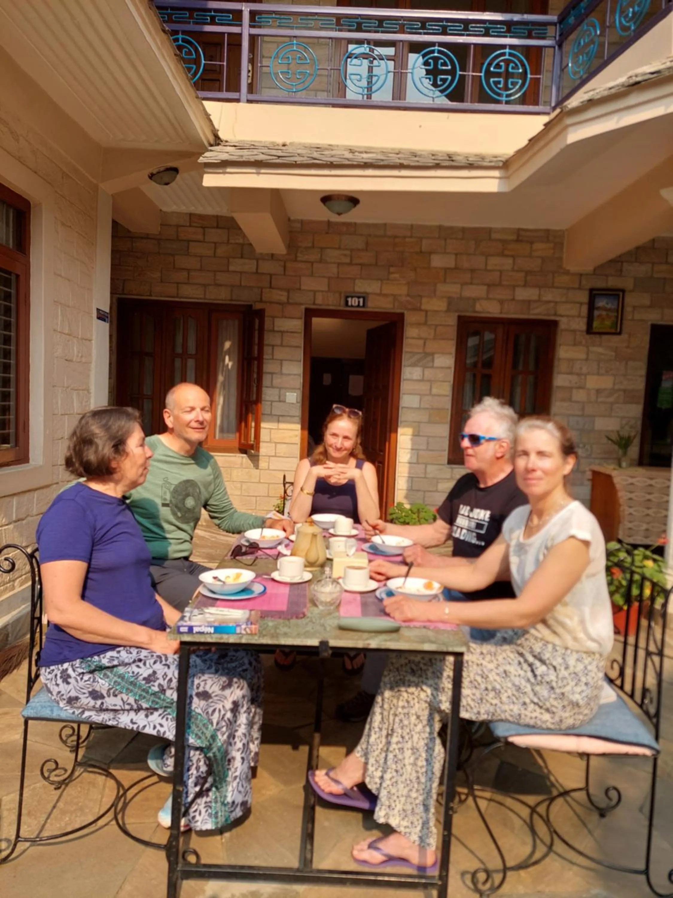 Blue Planet Lodge & Restaurant