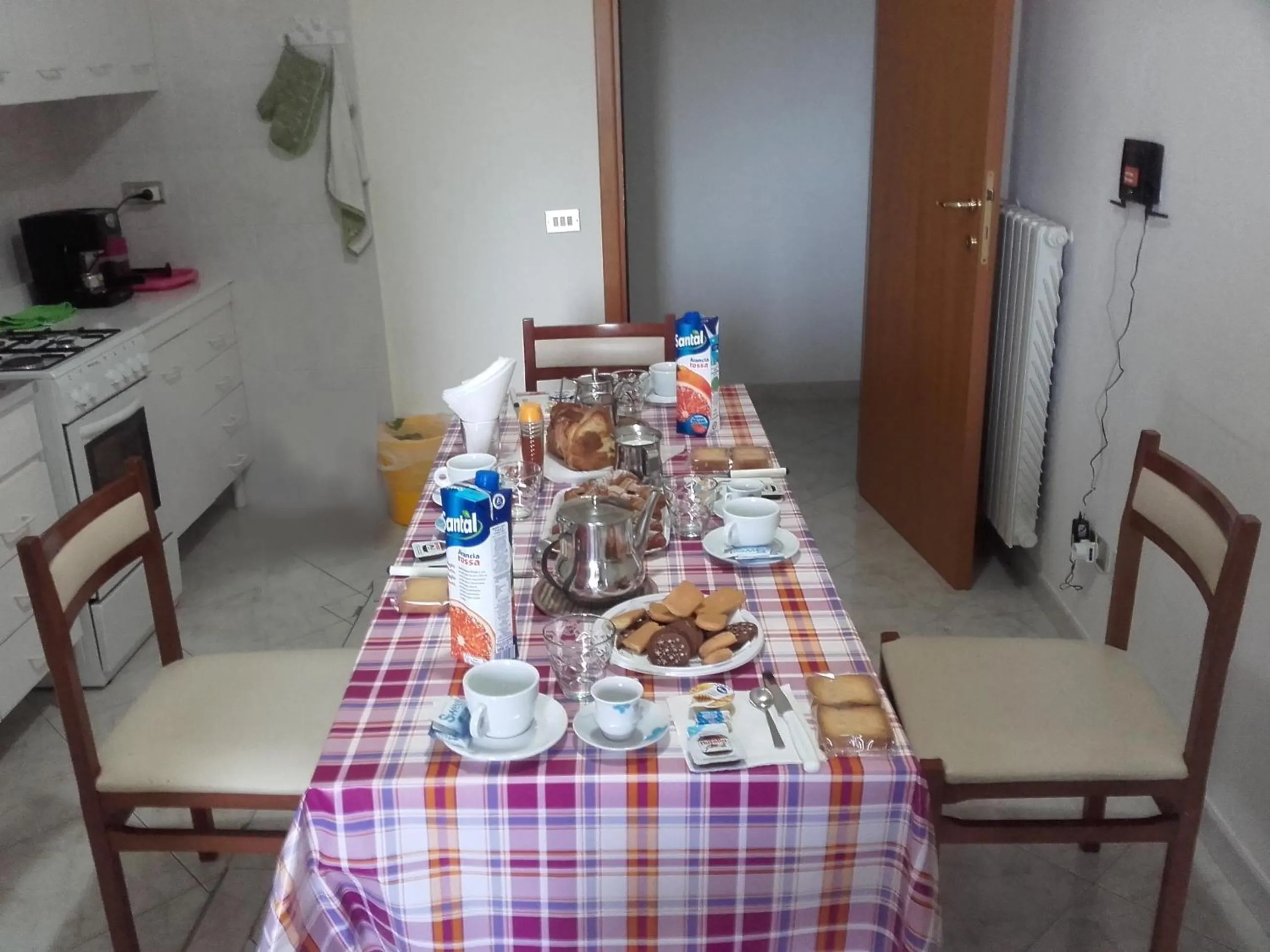 Food and drinks in Home Sweet Home