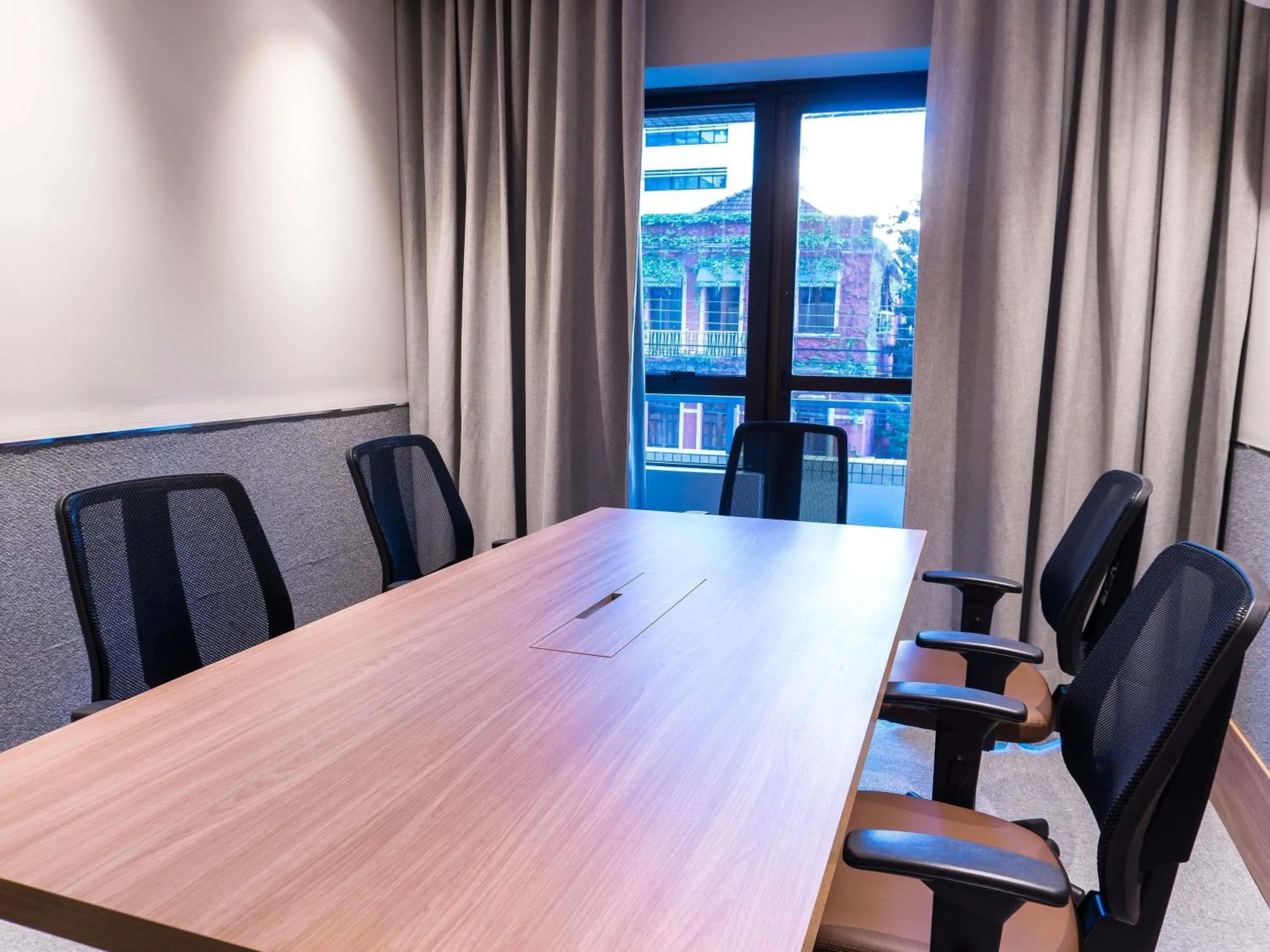 Meeting/conference room in Mercure Curitiba Golden