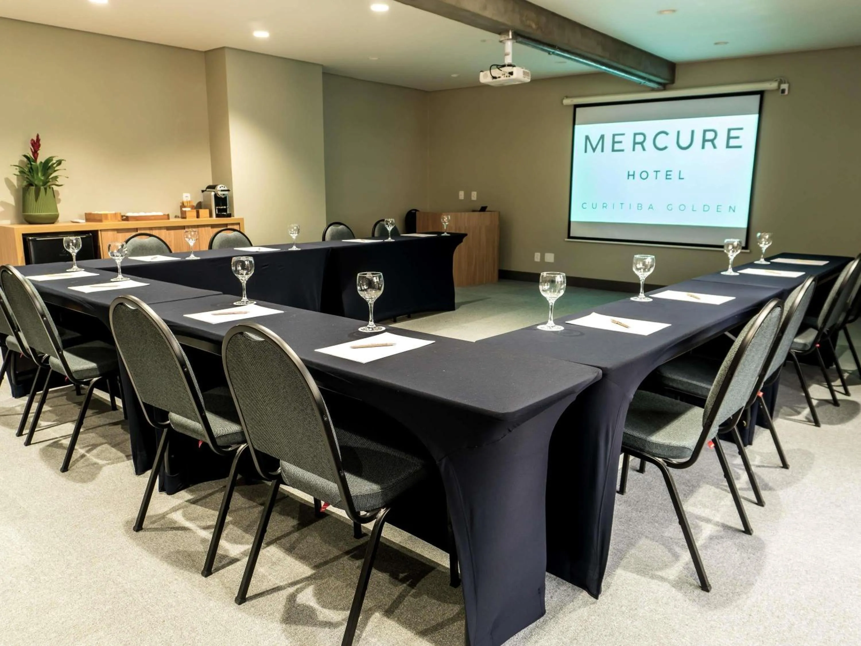 Meeting/conference room in Mercure Curitiba Golden