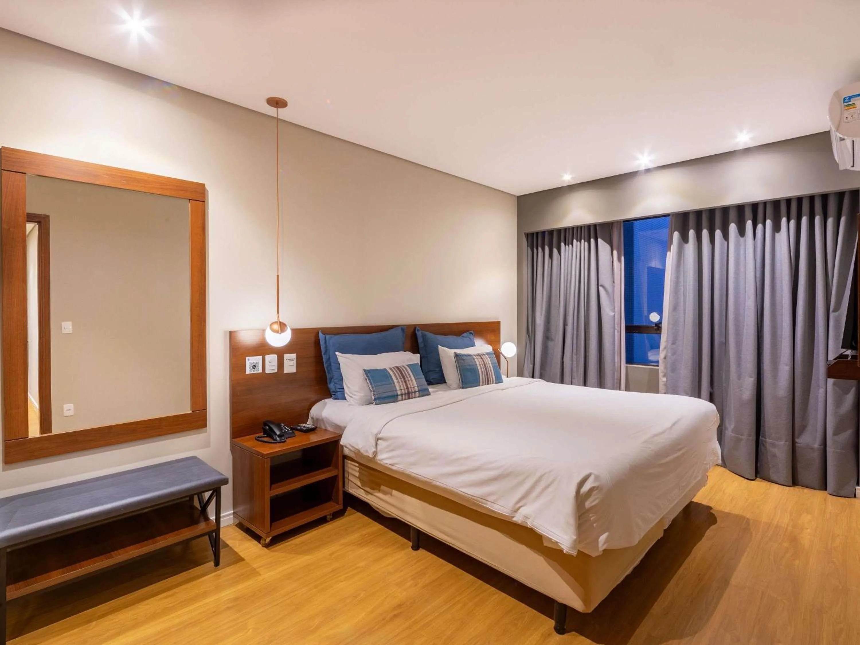 Bedroom, Bed in Mercure Curitiba Golden