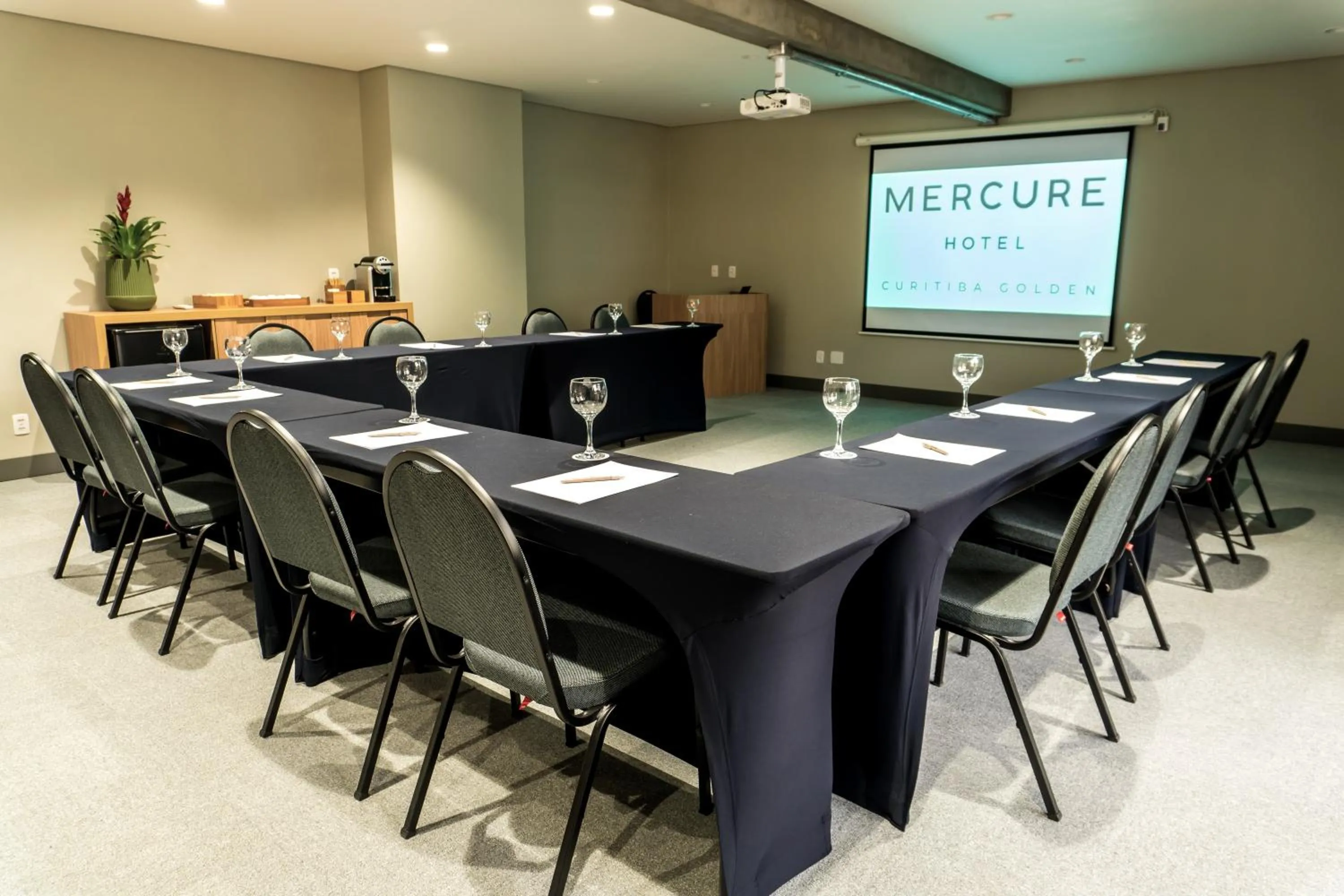Meeting/conference room in Mercure Curitiba Golden
