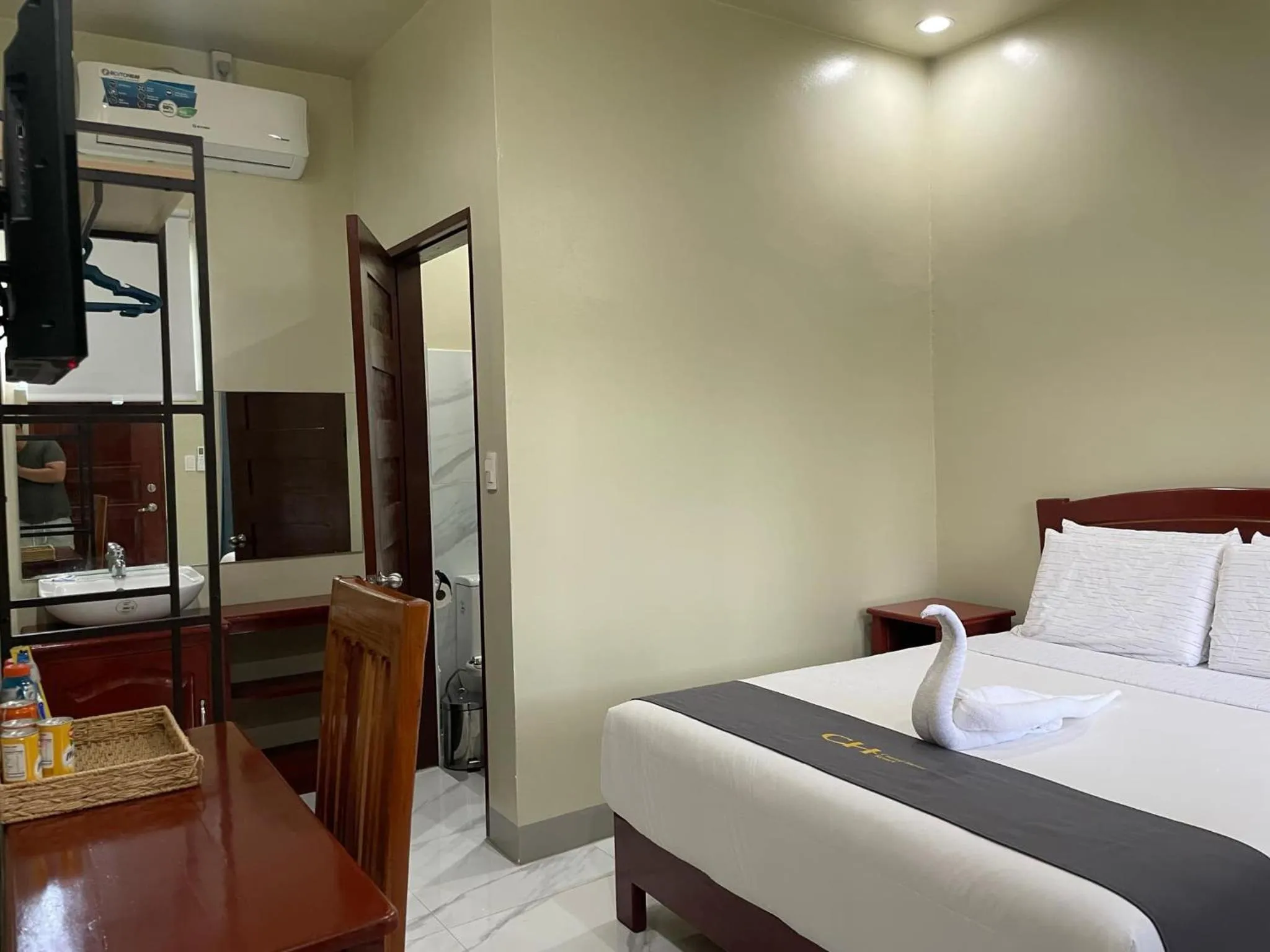 Bedroom, Bed in Coastal Haven Resort