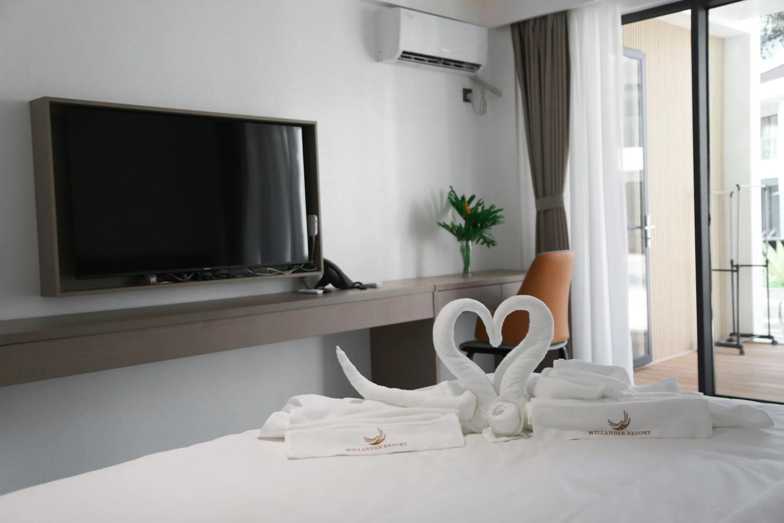 TV and multimedia, Bed in Willander Resort