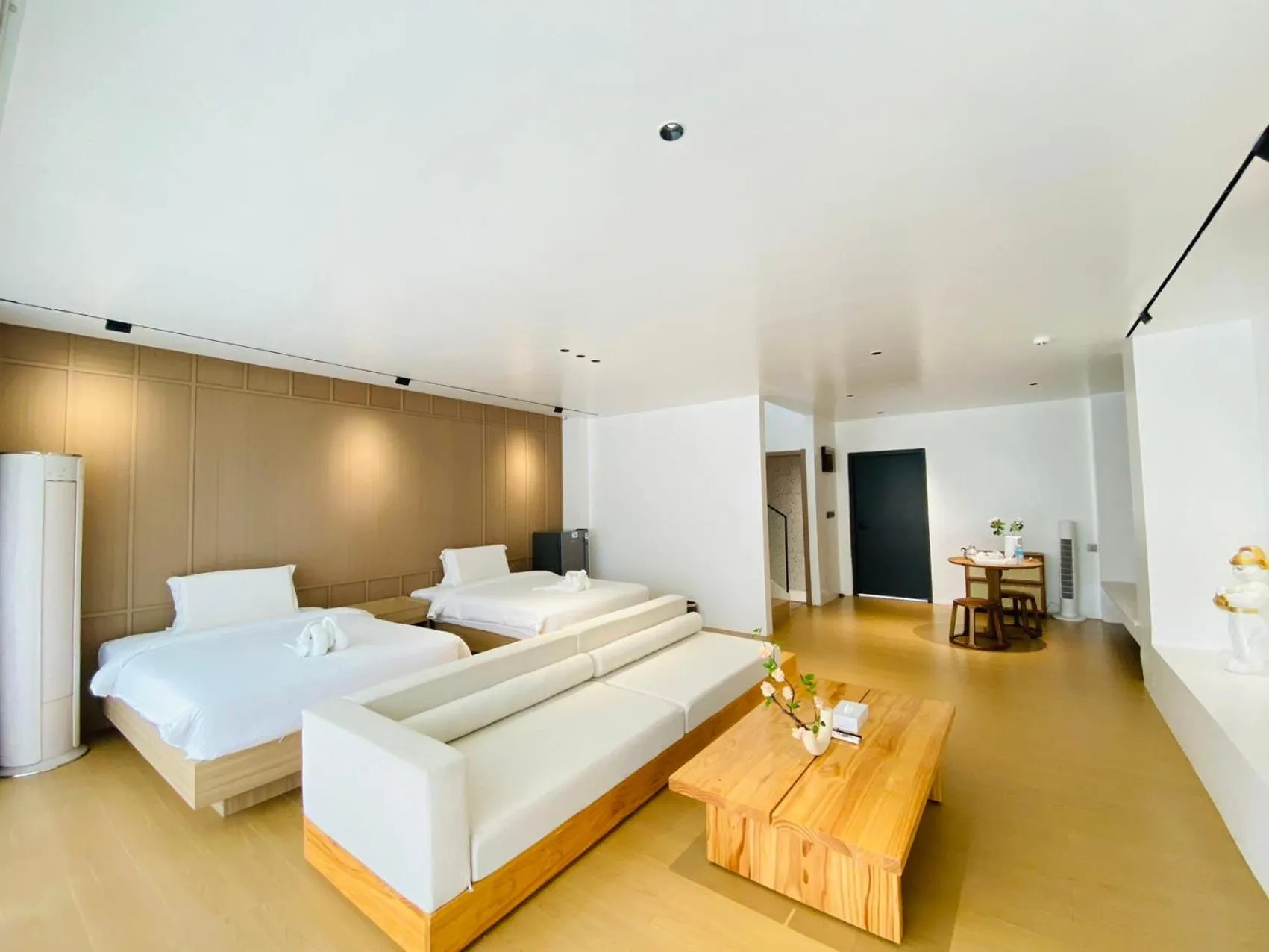 Photo of the whole room, Bed in Willander Resort