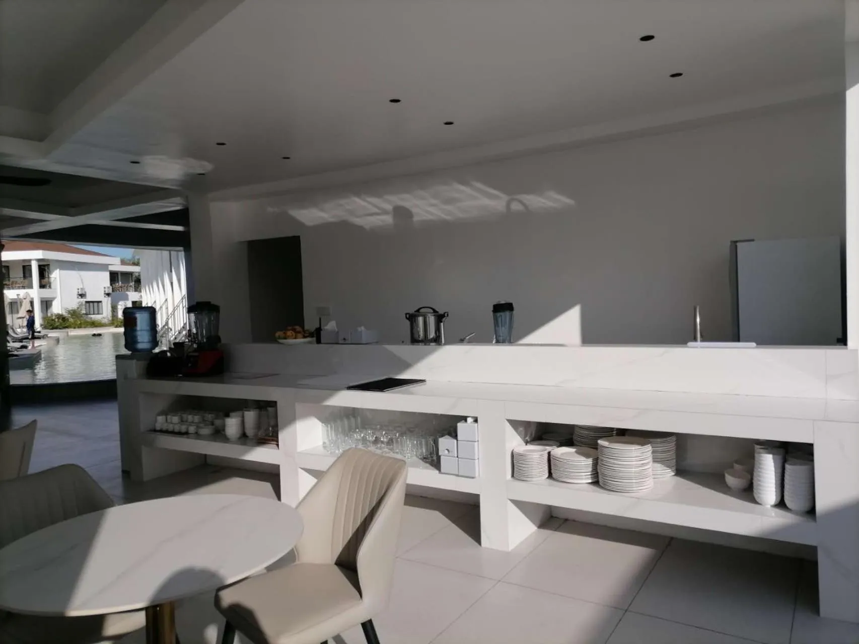 Restaurant/places to eat in Willander Resort