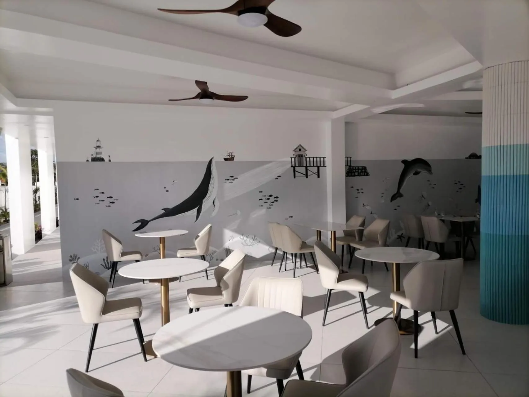 Restaurant/places to eat in Willander Resort