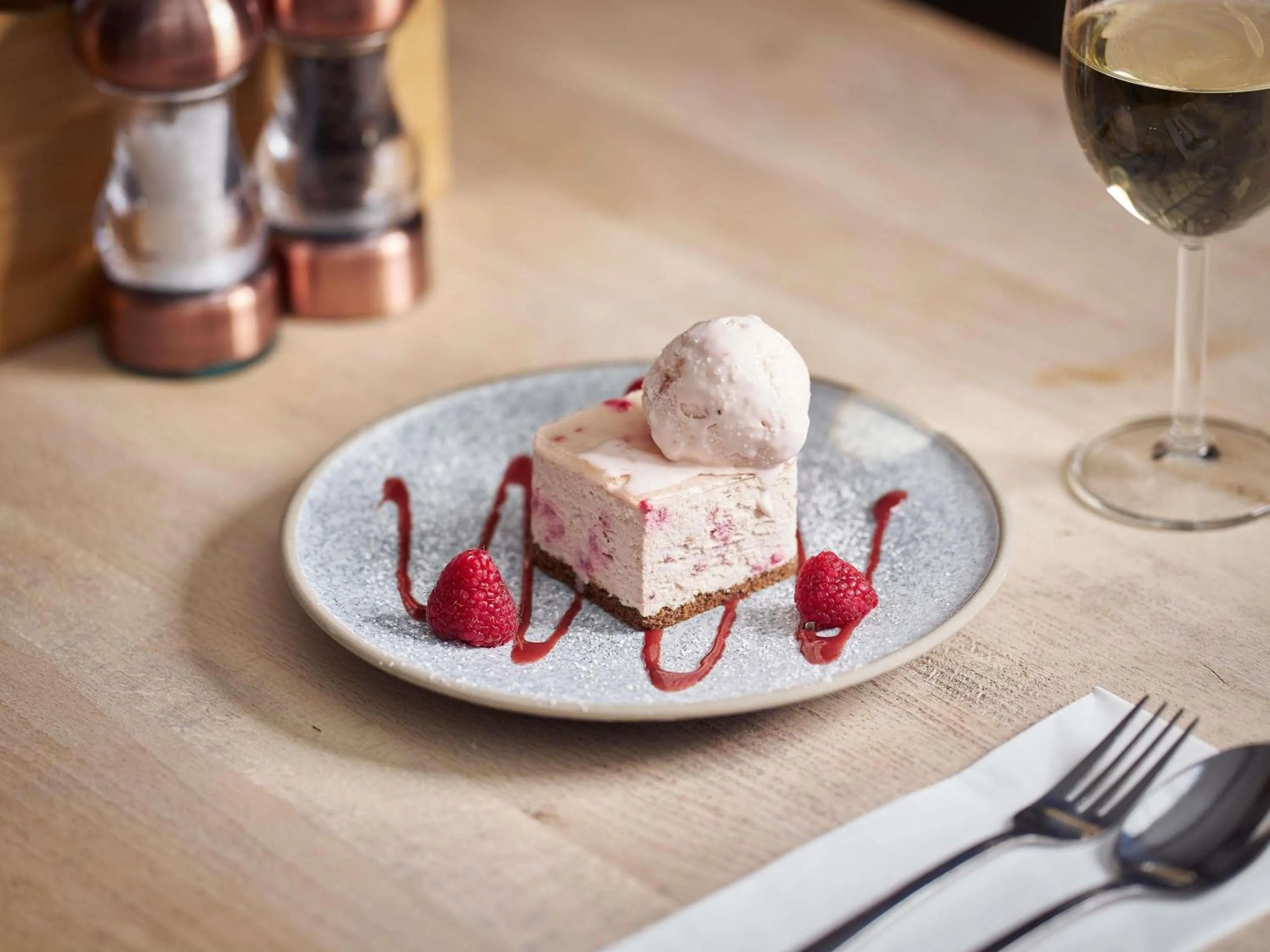 Lounge or bar in Mercure Barnsley Tankersley Manor Hotel