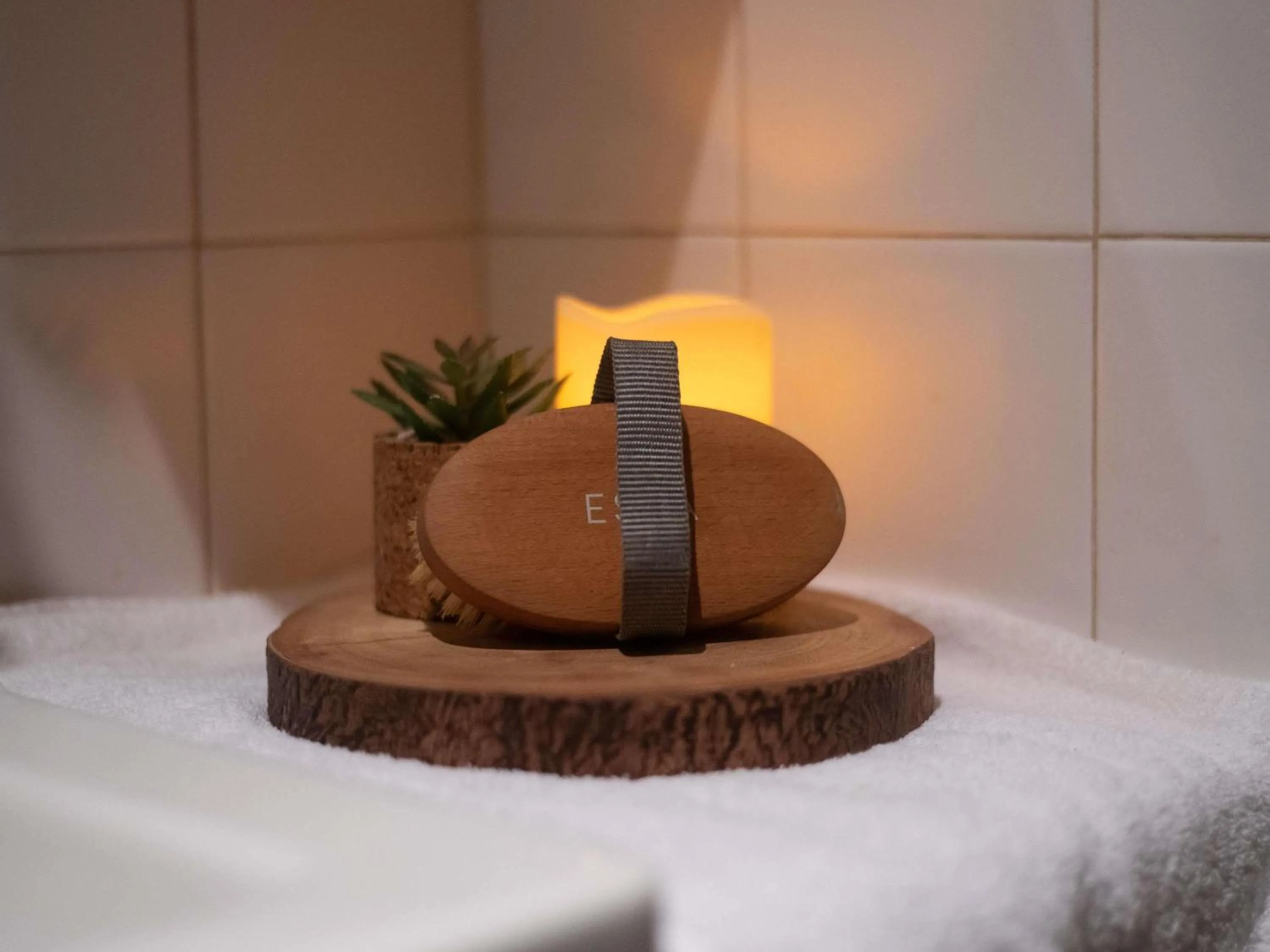 Spa and wellness centre/facilities, Bed in Mercure Barnsley Tankersley Manor Hotel